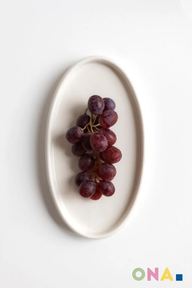 Plats à servir colorés