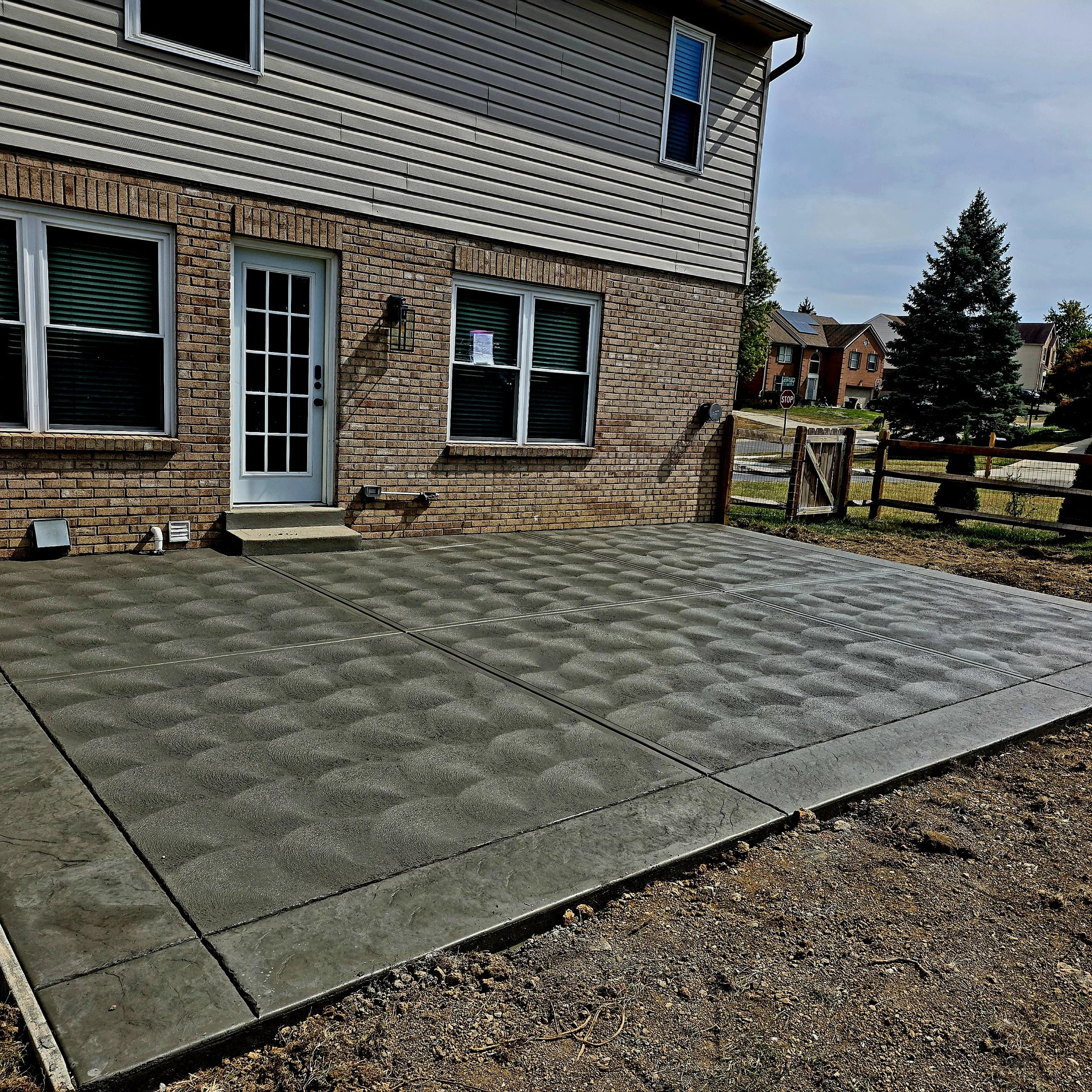 Swirl concrete with borders