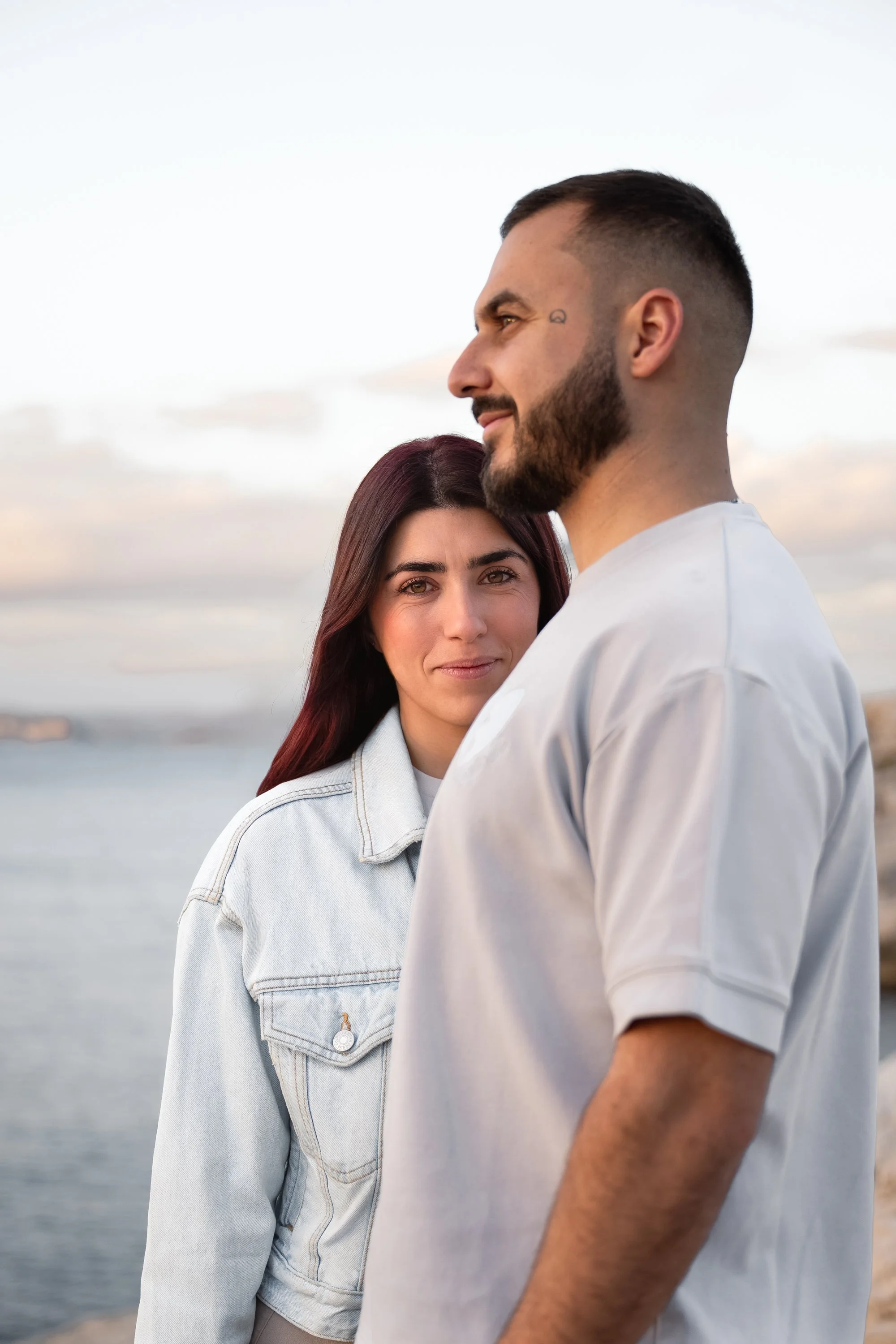 Photo de couple en région PACA au bord de mer