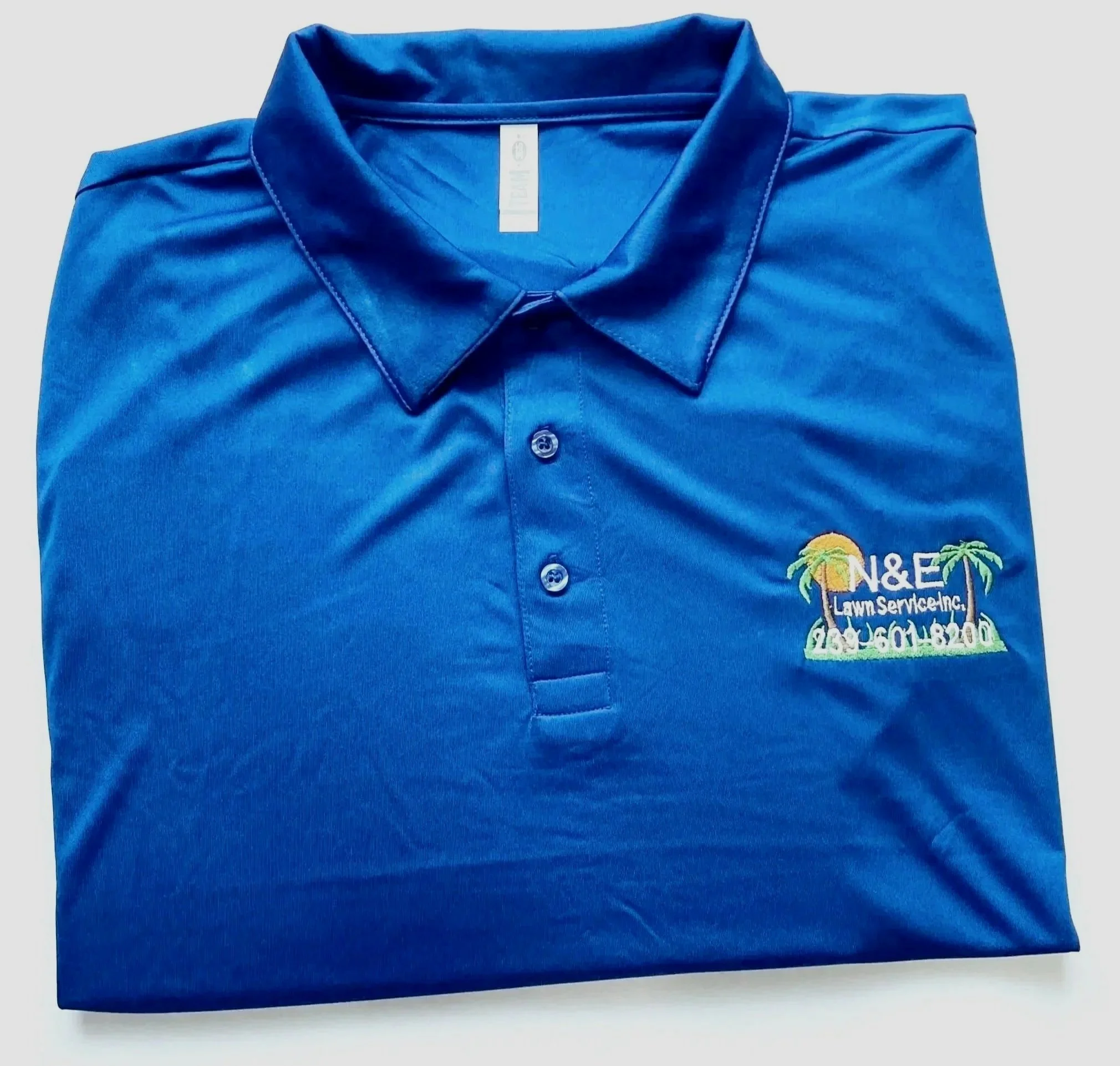 Bordado profesional en uniformes empresariales en Naples, Florida 