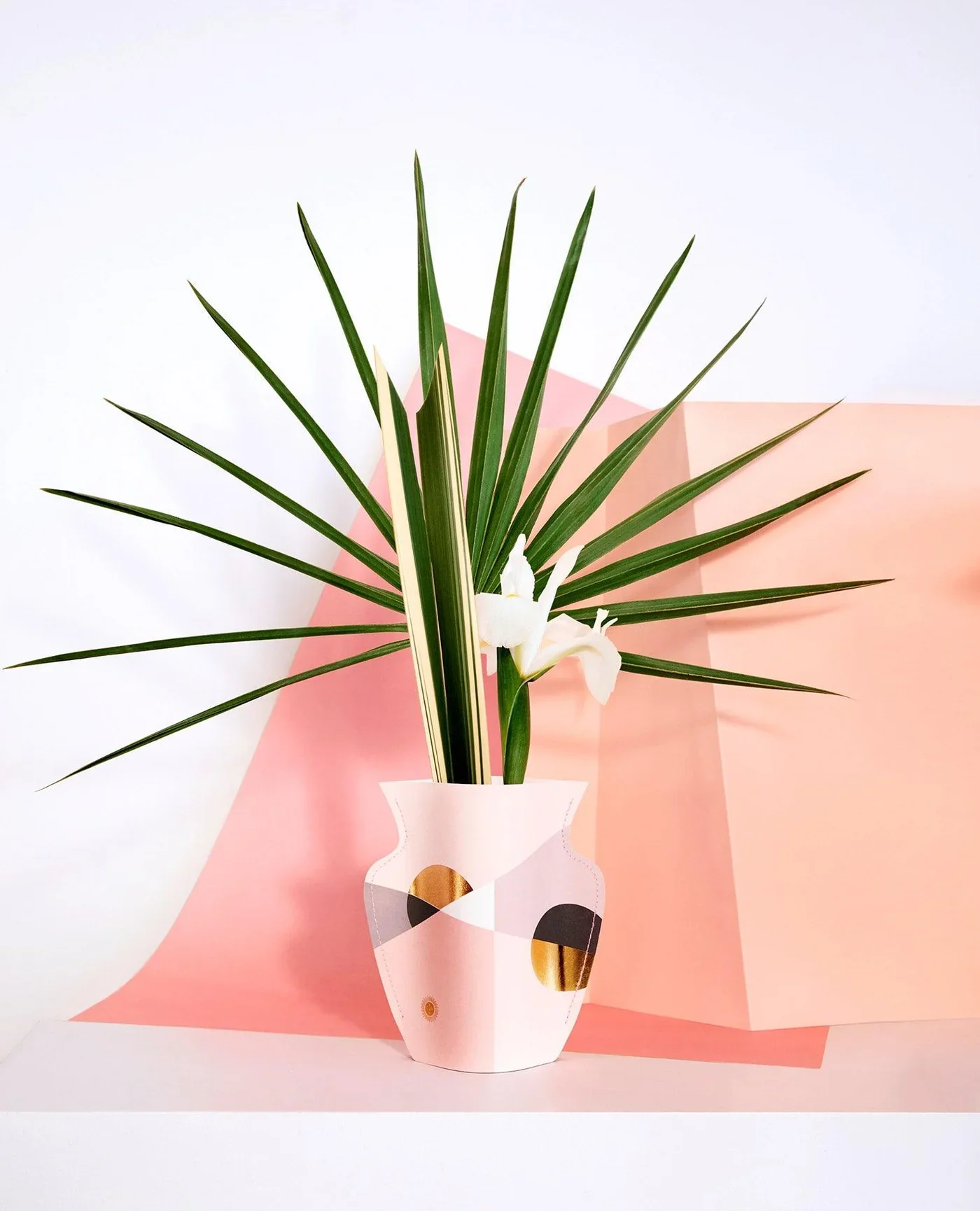 siena-mini-paper-vase-5356640_1400x.webp