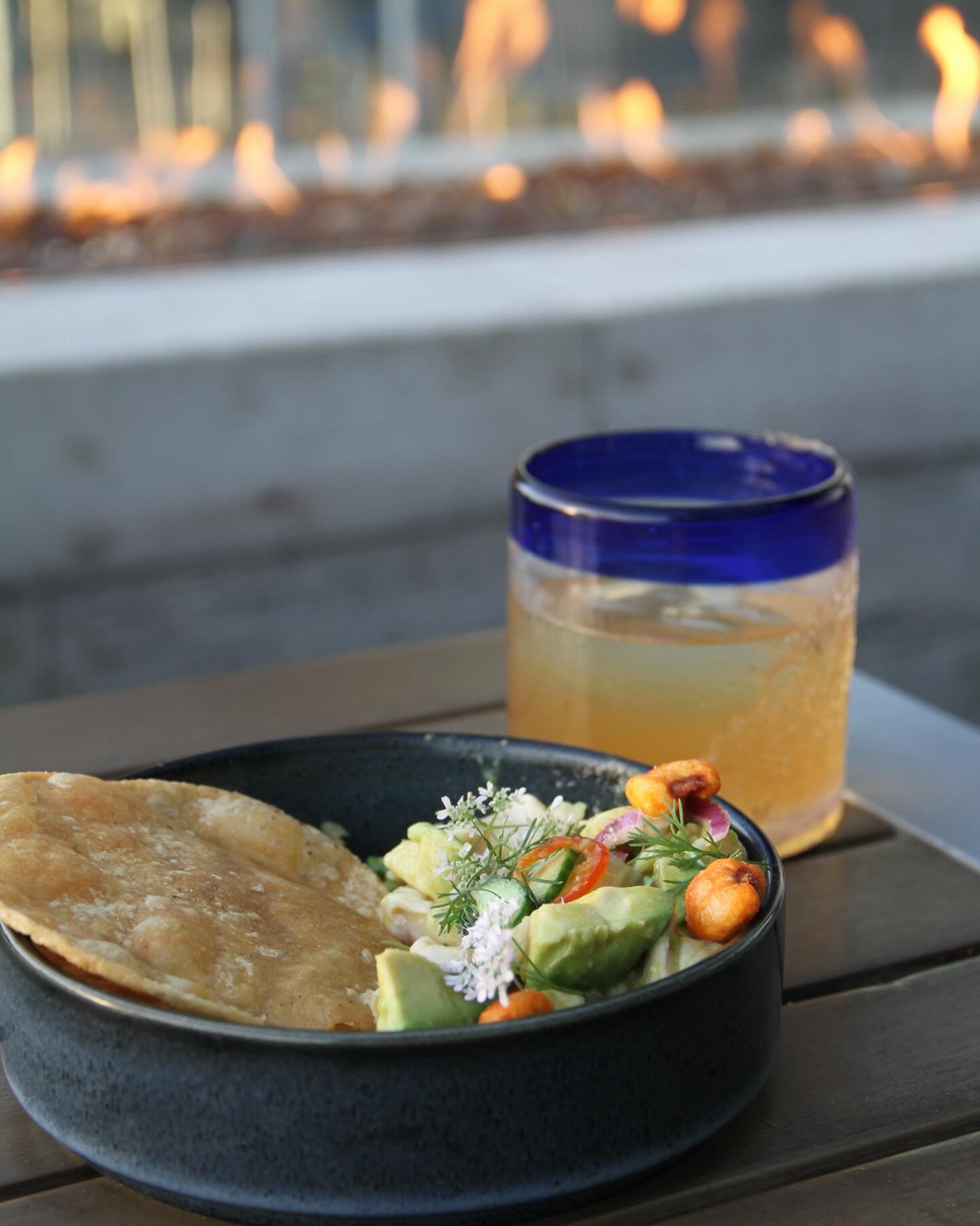 Classic cocktails, sustainable dishes, and waterfront views = our kind of night. 🌊🍸