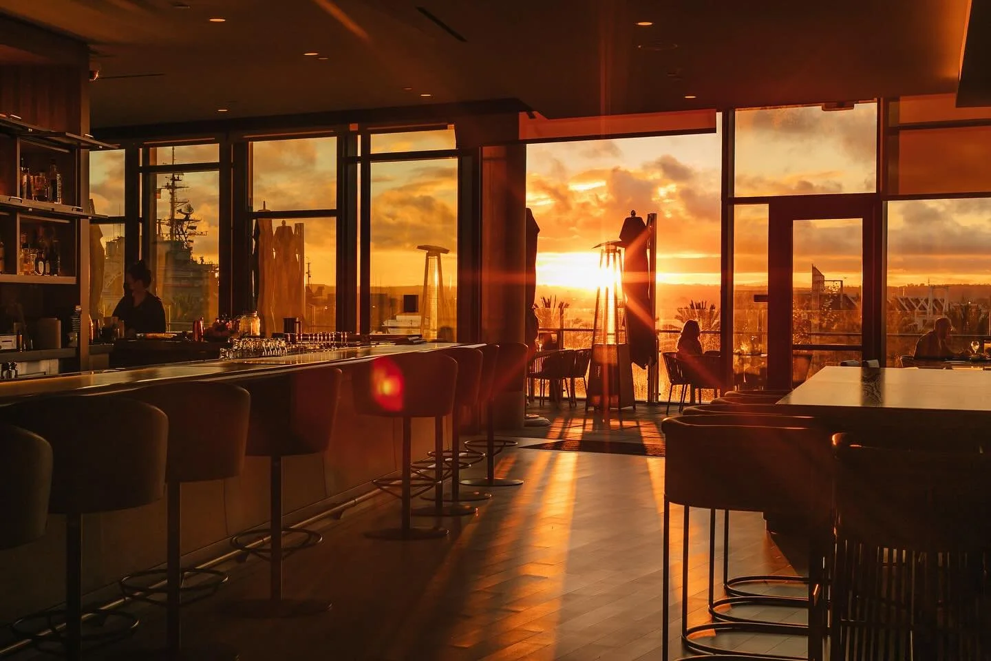 Come for the views, stay for the experience. 🌅
.
At Vistal, the views are always in season. Whether you&rsquo;re here for the food, drinks, or just to take in the scenery, there&rsquo;s nothing quite like dining with 360-degree views of Downtown San