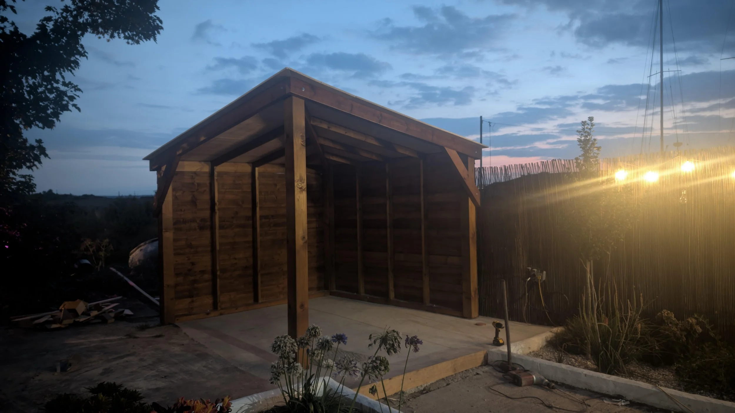 Hot tub pergola finished 