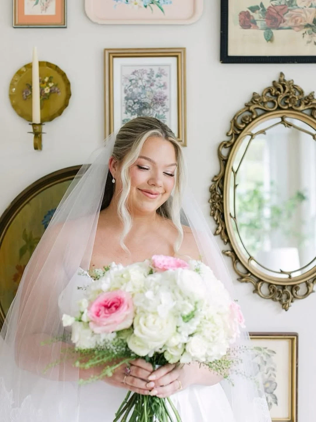 Bridal glam and tan 🤎🤍

Dreamy pink bridal glam and a medium natural tan for Ali. 

&ldquo;It was perfect!! I was literally sobbing multiple times that day and you couldn&rsquo;t even tell it was so good!!&rdquo; 

#knoxvillebride #spraytan #knoxvi
