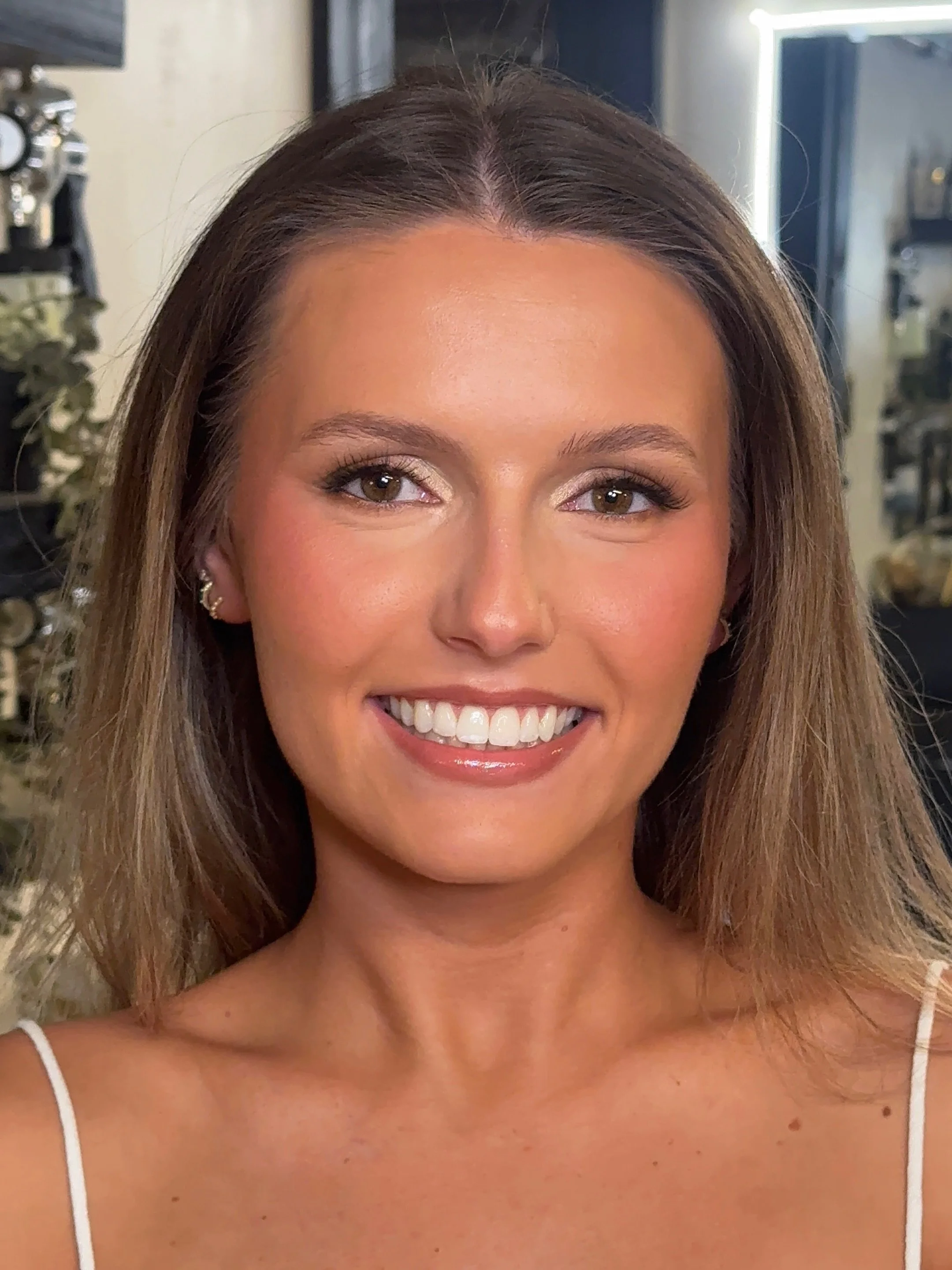 Grace&rsquo;s preview 🫶🏼

I cannot wait for the wedding day cause this glam was unreal. My signature glam always hits 🔥

#knoxville #bridalmakeup #makeupartist #softglam #naturalglam