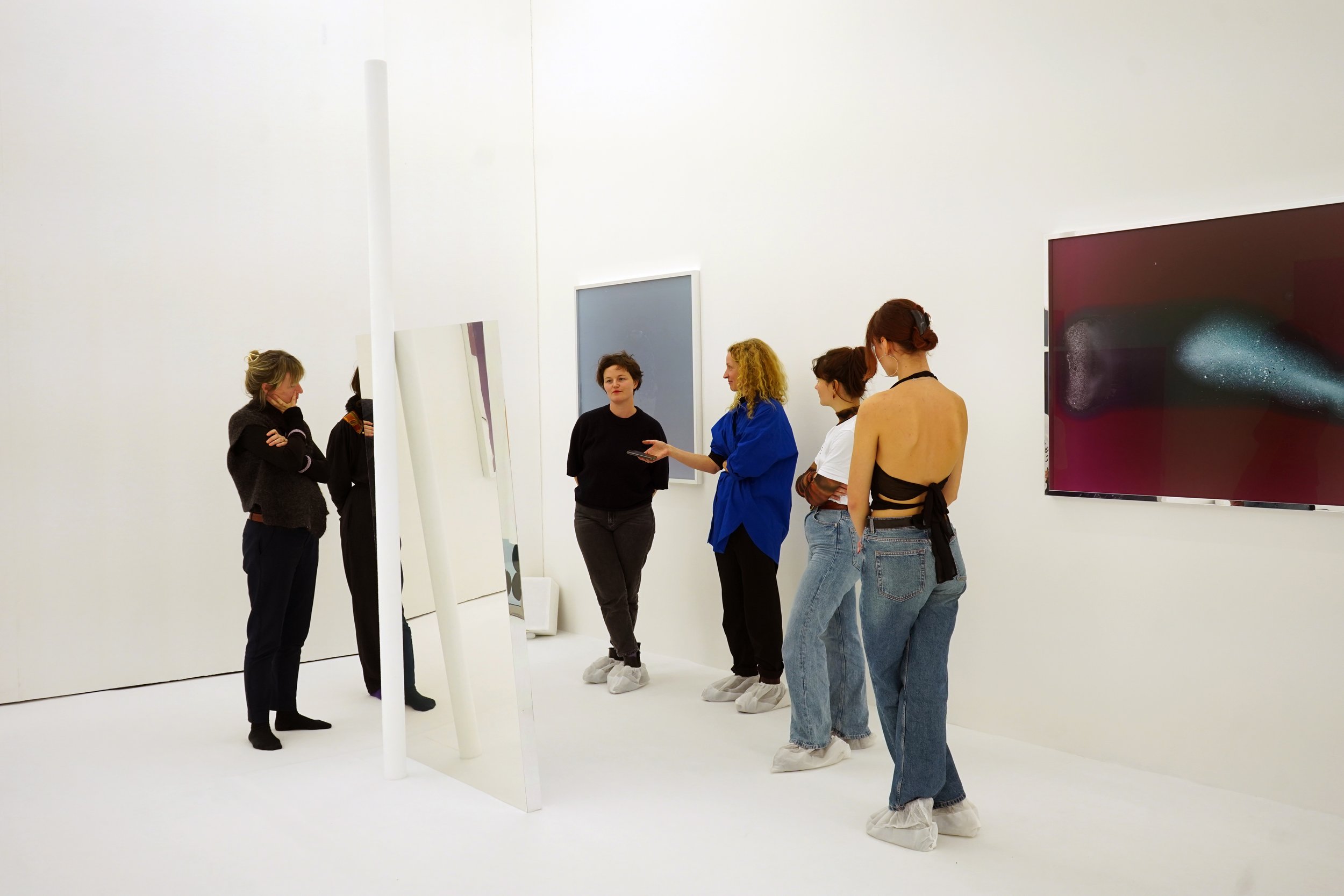 Closing workshop held in the framework of the exhibition “Labor Lab” by Sarah Ancelle Schönfeld, presented in the Project Space of the Schering Stiftung, Berlin (2024).