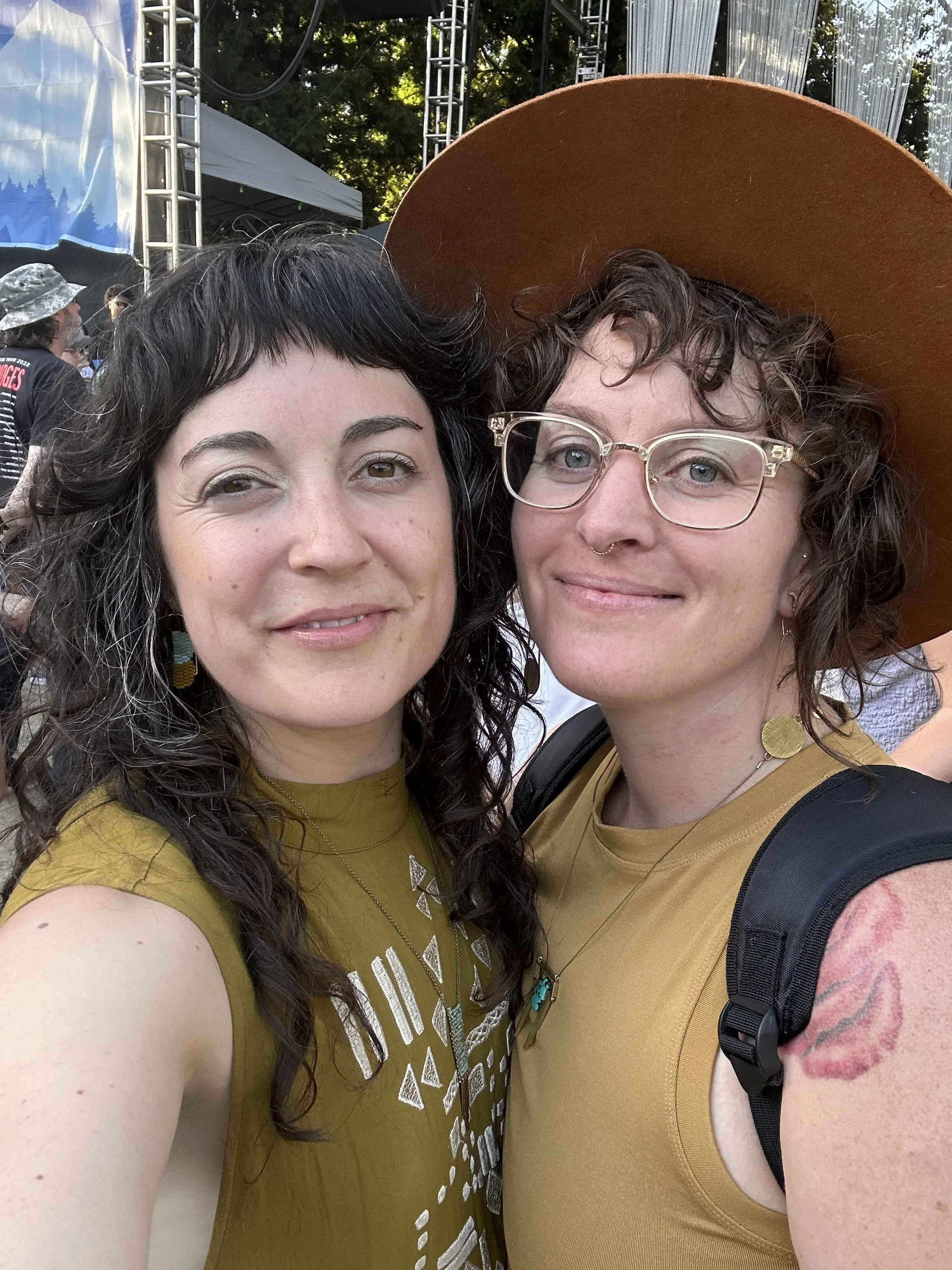 Leon Bridges and La Lom concert