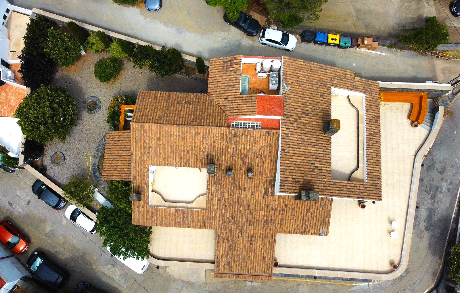 Drone view of the exclusive rental house in Cadaqués, front-line to the sea on Llané beach.