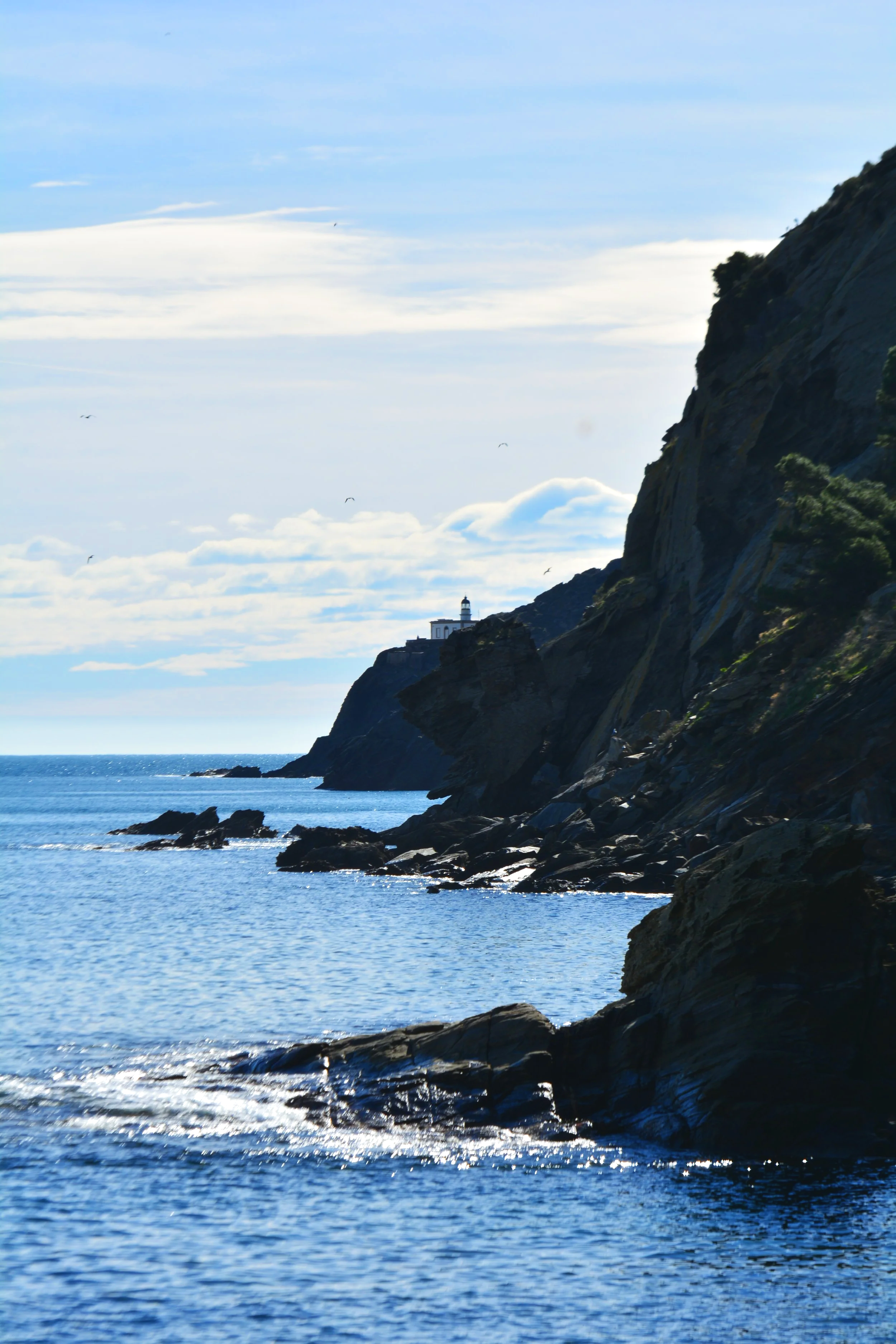 Vistes a Cala Nans des de la platja de Sa Conca, a Cadaqués, Costa brava