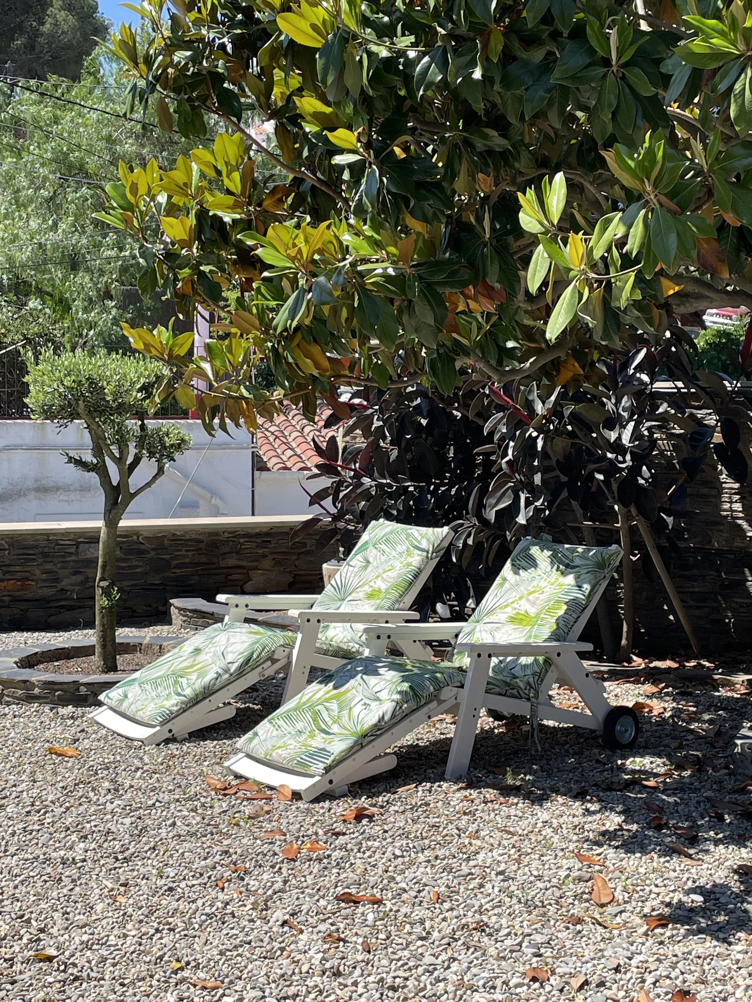 Rincón íntimo para relajarse con un ambiente agradable en el jardin interior de la exclusiva casa de alquiler Ca la Nuri - Cadaqués.