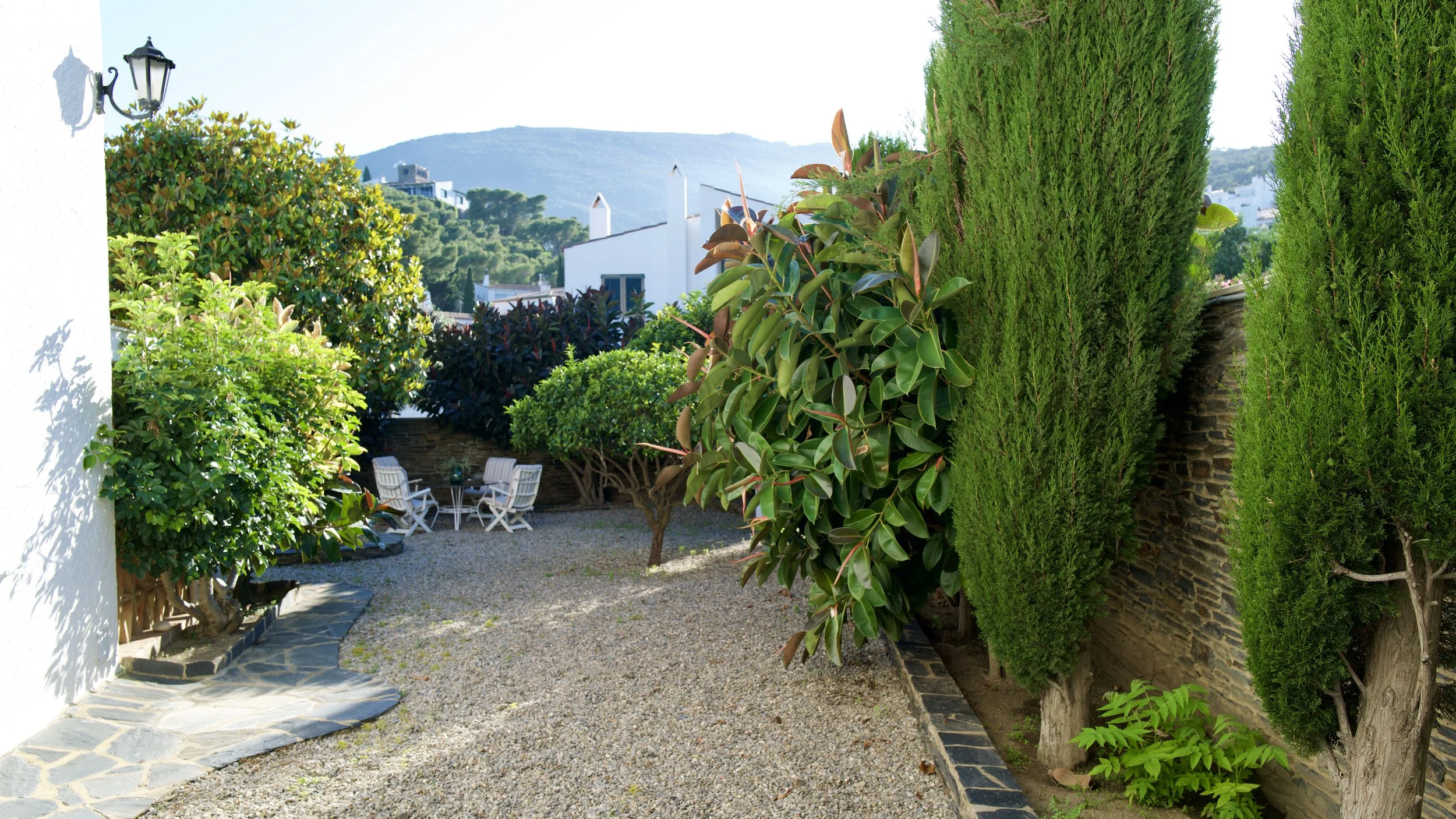 Rincón relajarse en la intimidad con un ambiente agradable en el jardin interior de la exclusiva casa de alquiler Ca la Nuri - Cadaqués.