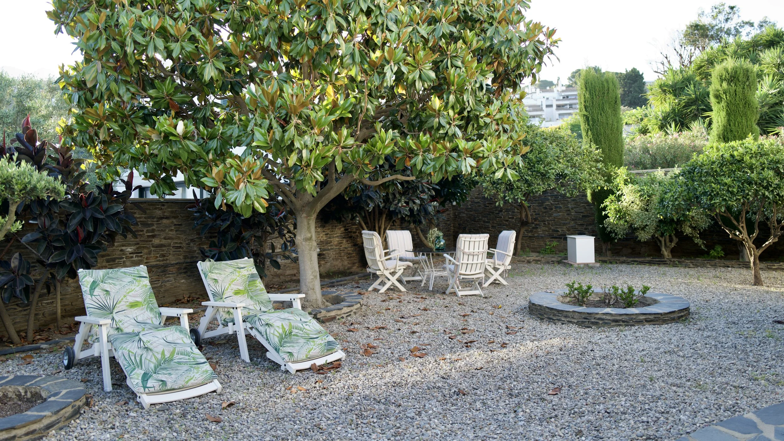 Rincón relajarse en la intimidad con un ambiente agradable en el jardin interior de la exclusiva casa de alquiler Ca la Nuri - Cadaqués.