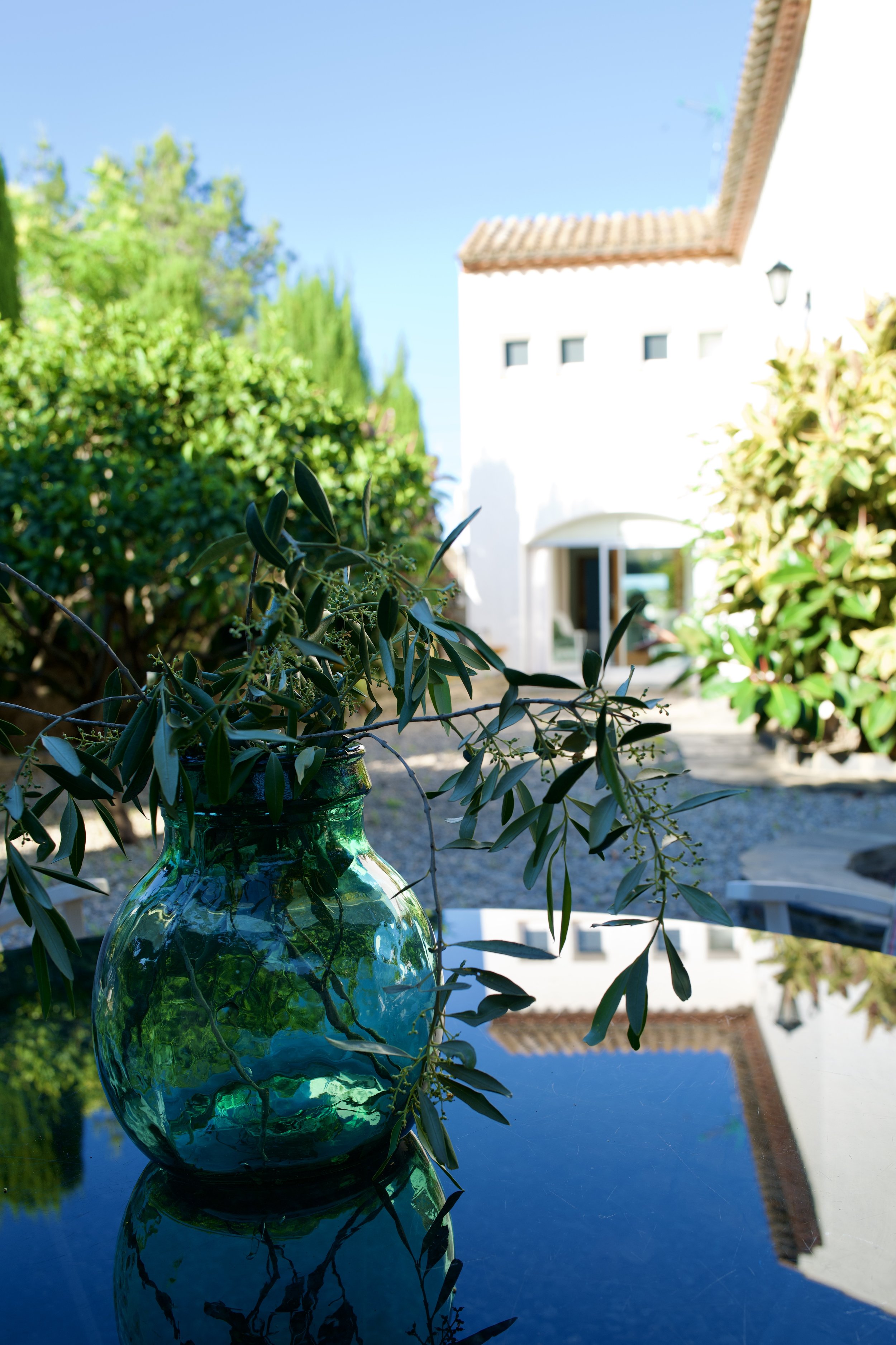 Rincón de ensueño para relajarse con un ambiente agradable en el jardin interior de la exclusiva casa de alquiler Ca la Nuri - Cadaqués.