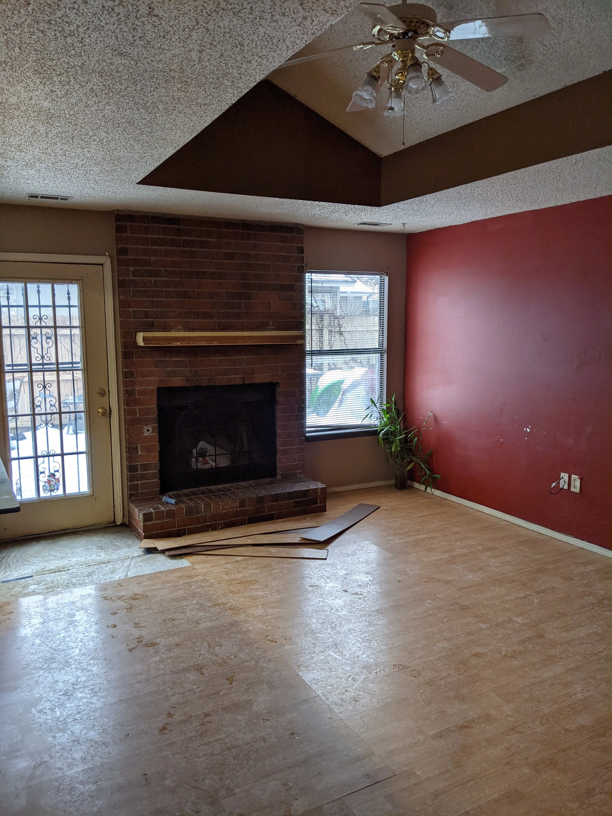 Spriggs Ct_Existing Living.jpg