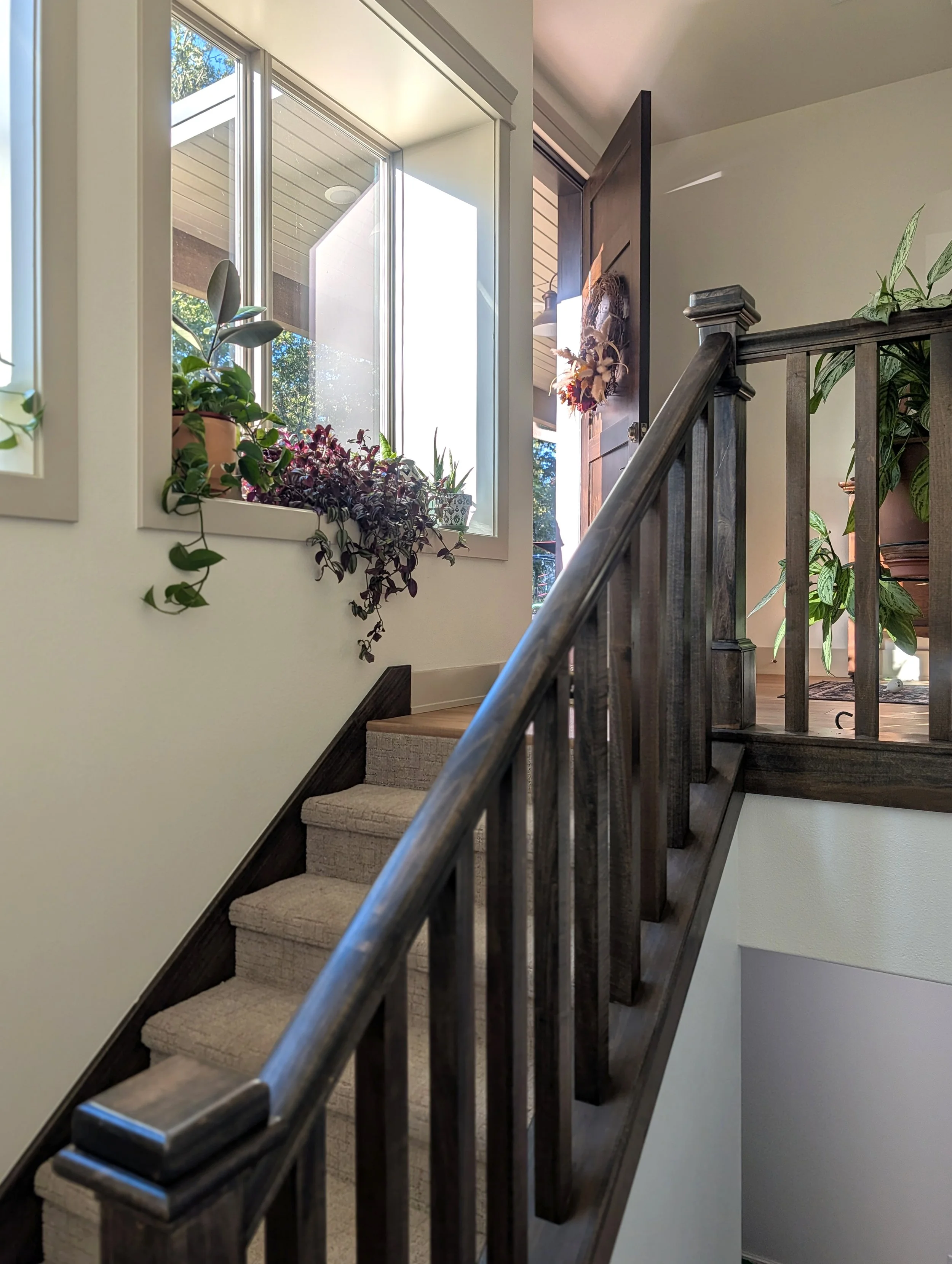 Oak Hollow-Entry Mid Stair.jpg