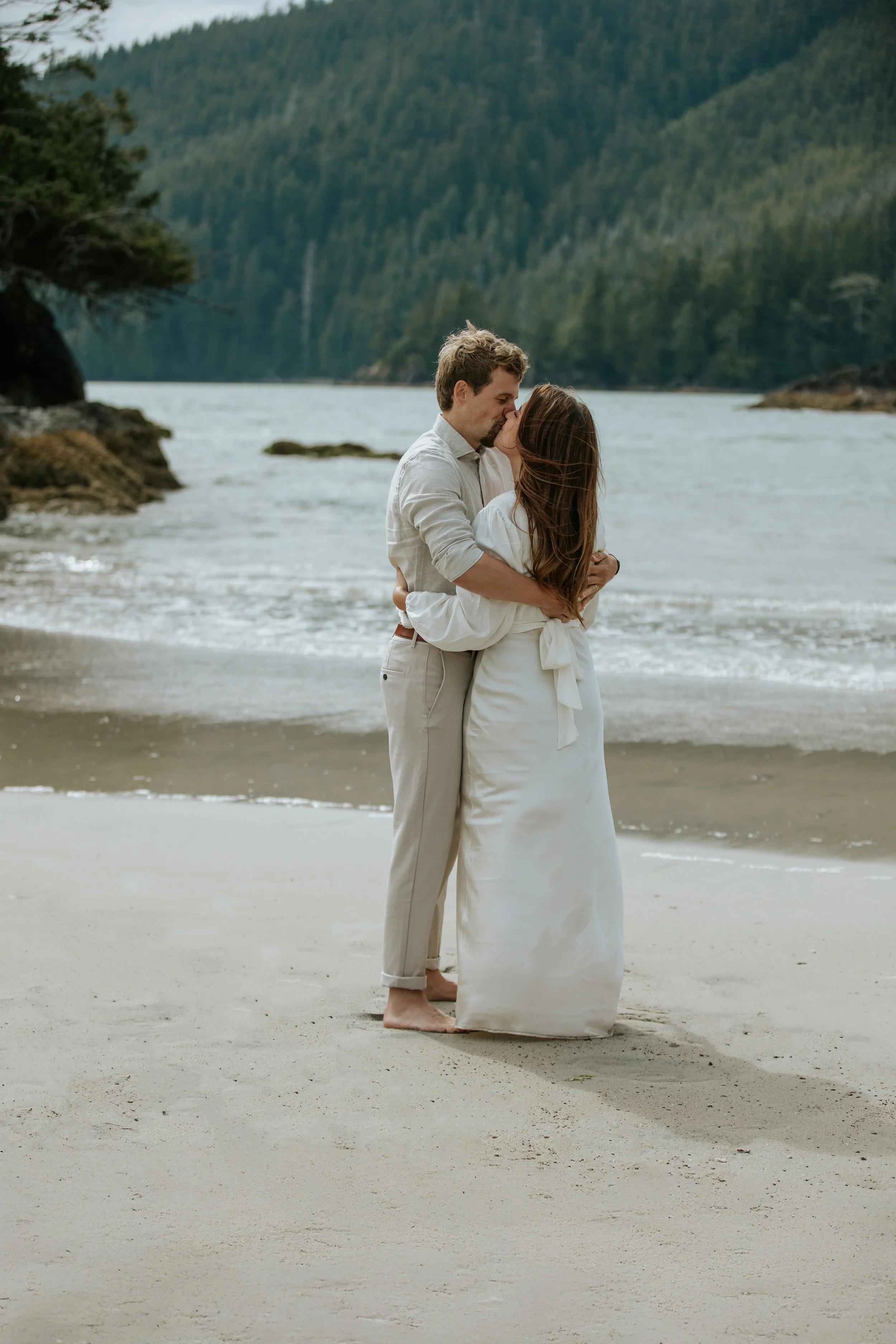 LK_Elopement_SanJosefBay-166.jpg