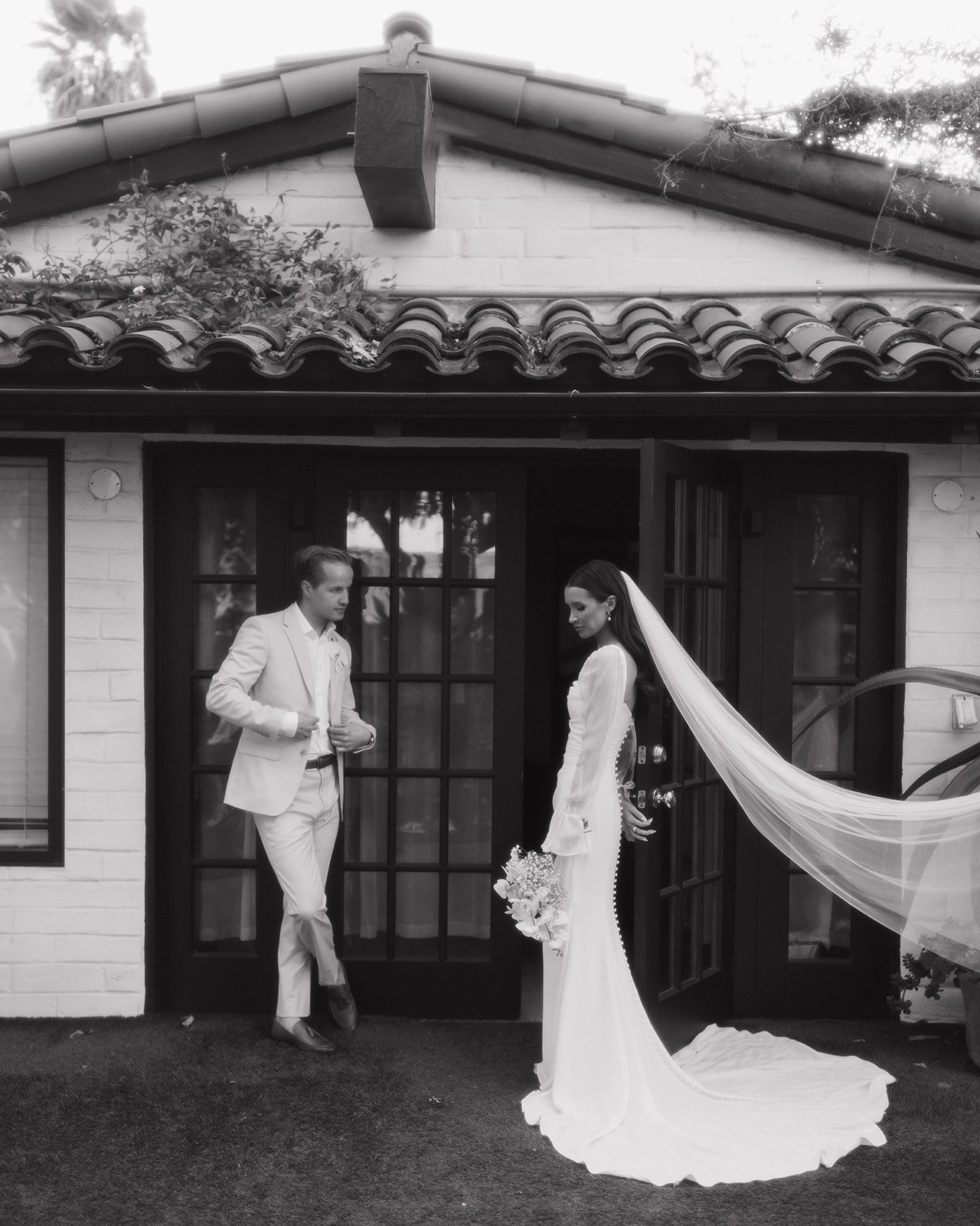 Clean editorial wedding portrait for Amelia Island brides and grooms.