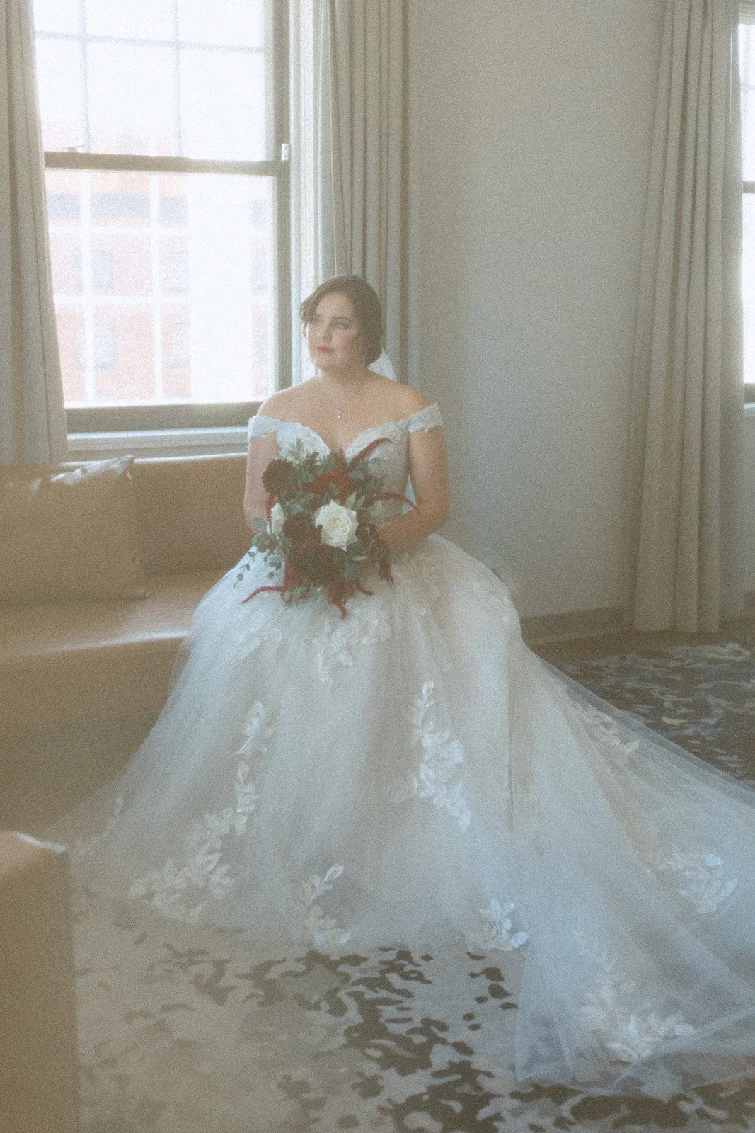 Elegant bridal portrait featuring polished direction and a timeless atmosphere.