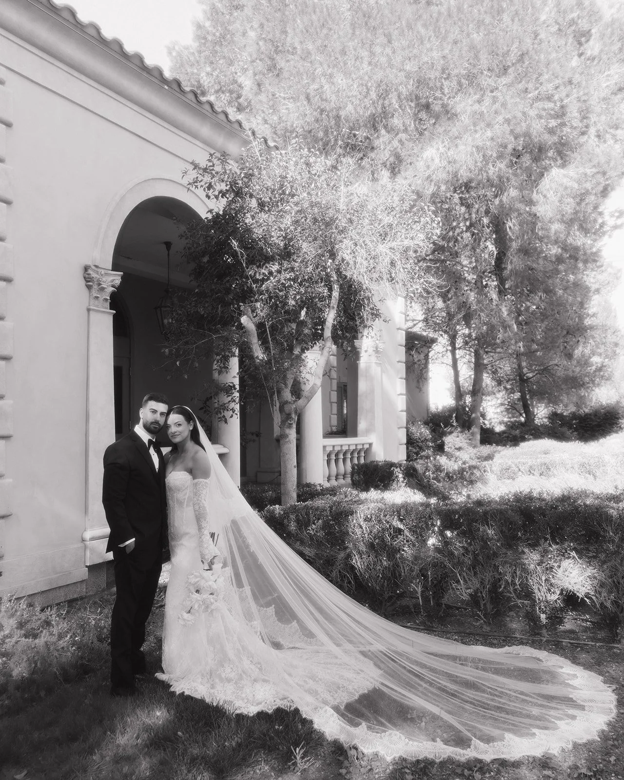 Timeless bride and groom portrait inspired by Jacksonville wedding venues.