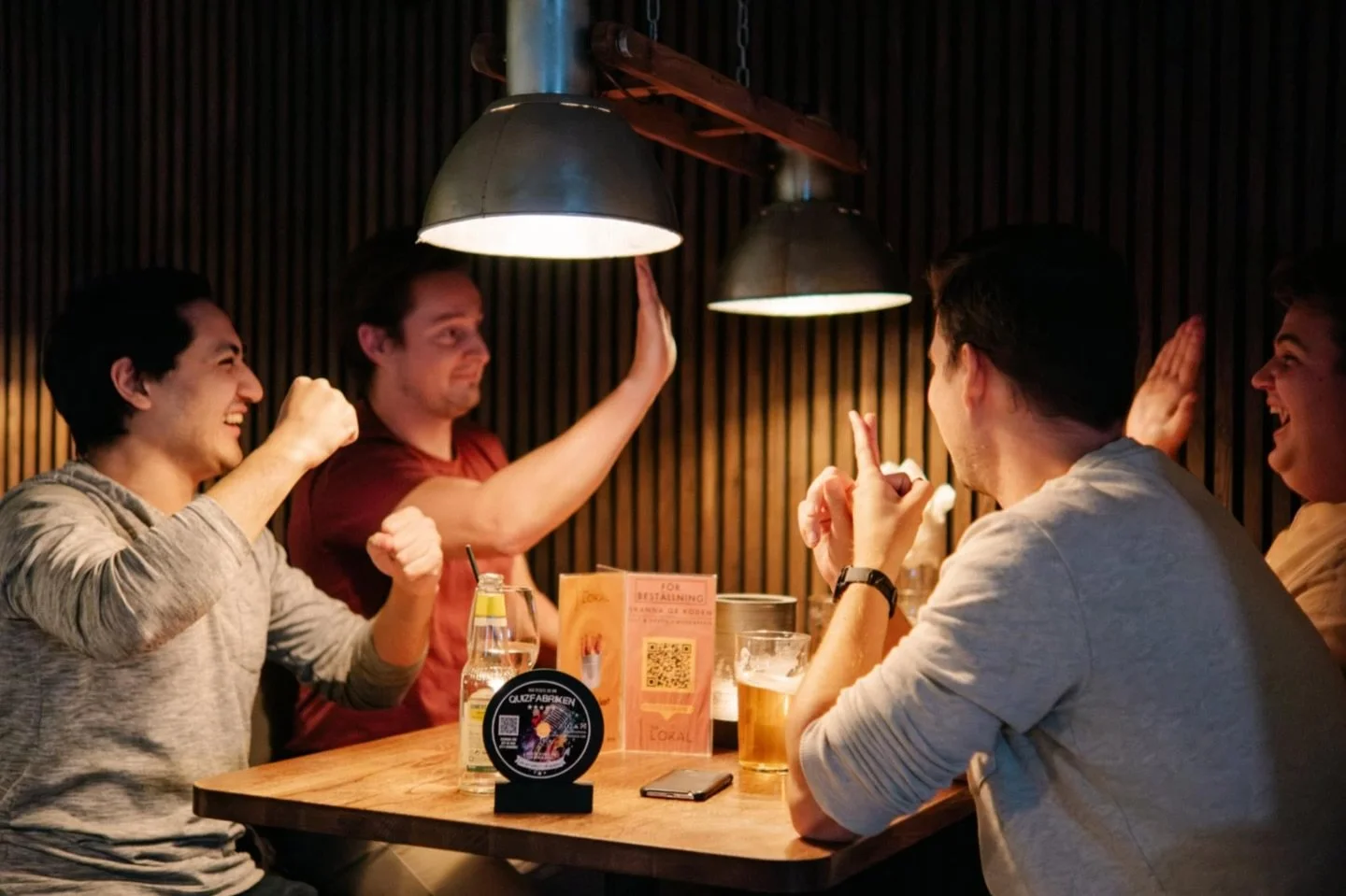 Quizs&auml;songen &auml;r i full g&aring;ng, och vilken fantastisk feedback vi har f&aring;tt p&aring; v&aring;rt NYA uppl&auml;gg! Nytt quiz n&auml;sta vecka, samla ihop laget och h&auml;ng p&aring;. Hela s&auml;songen bjuder dessutom p&aring; en l&