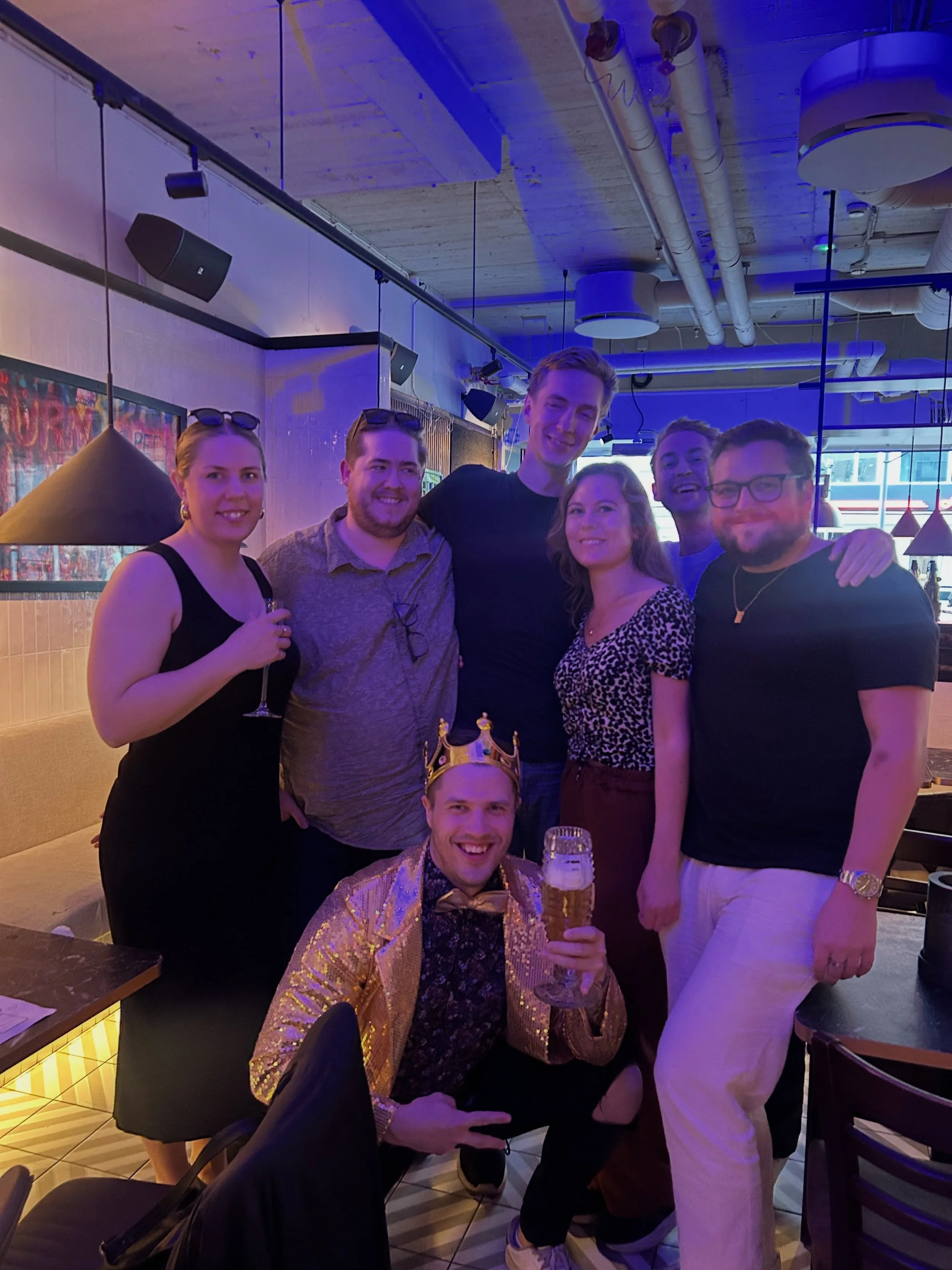 Stort tack f&ouml;r en fantastisk quizs&auml;song p&aring; BarLokal v&aring;ren 2026!
Vi vill rikta ett varmt tack till alla som bes&ouml;kt oss p&aring; onsdagarna, v&aring;gat testa v&aring;rt nya quizkoncept och f&ouml;r den fantastiska respons vi