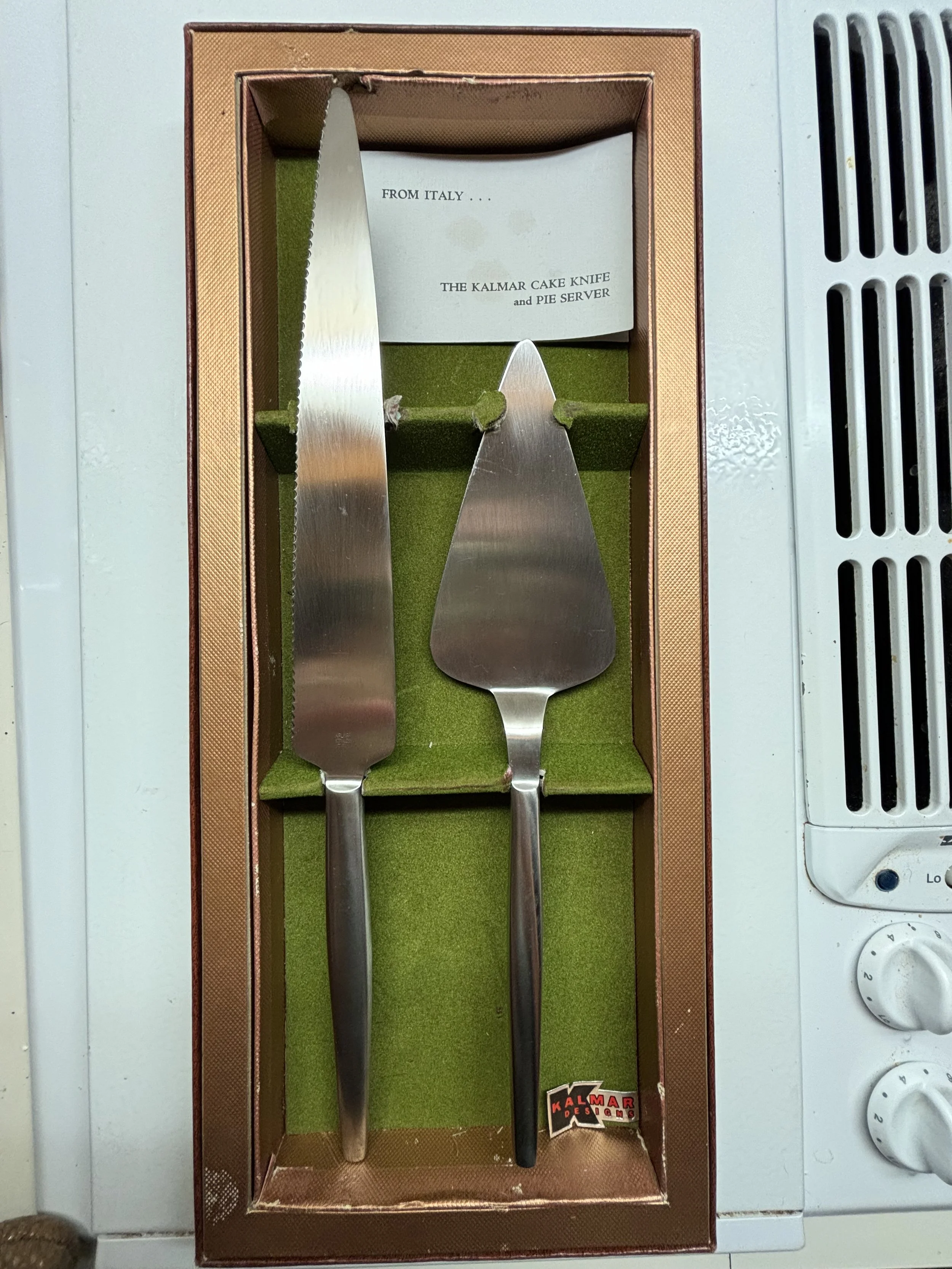 Silver cake knife set for rental