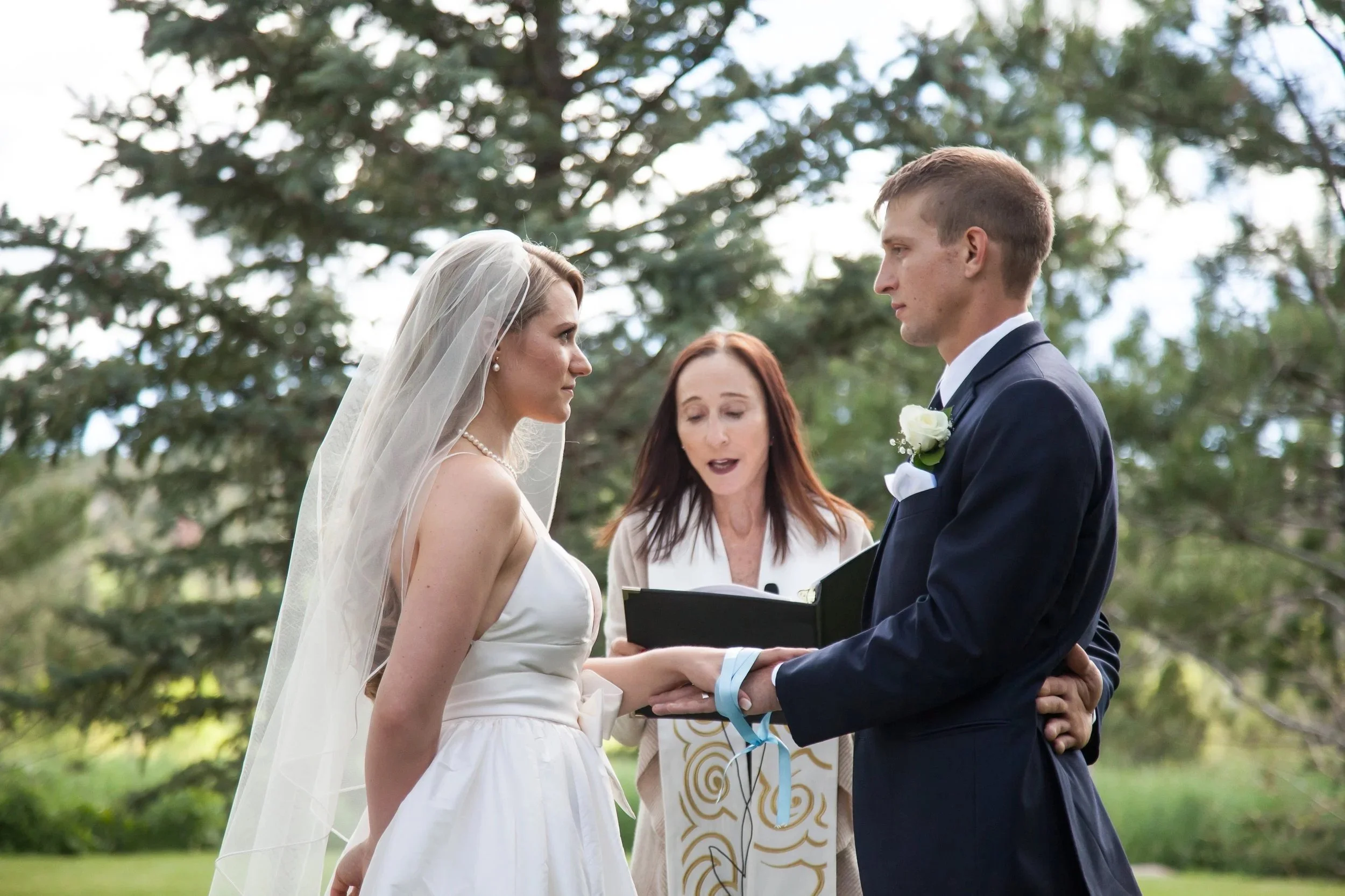 How to Choose the Right Wedding Officiant for Your Colorado Ceremony