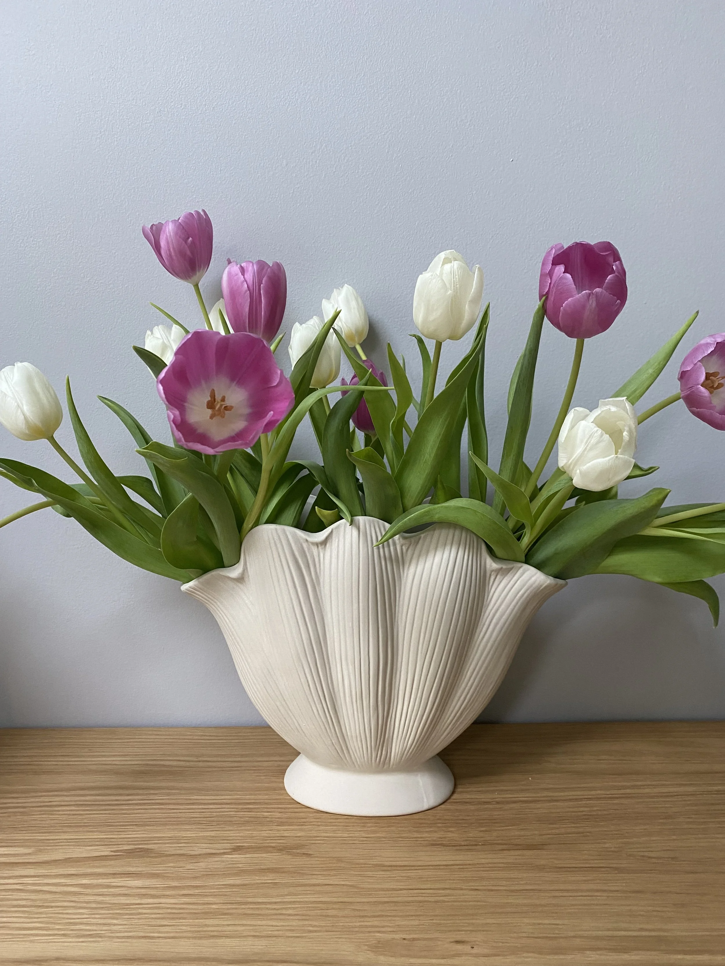 A vase of tulips