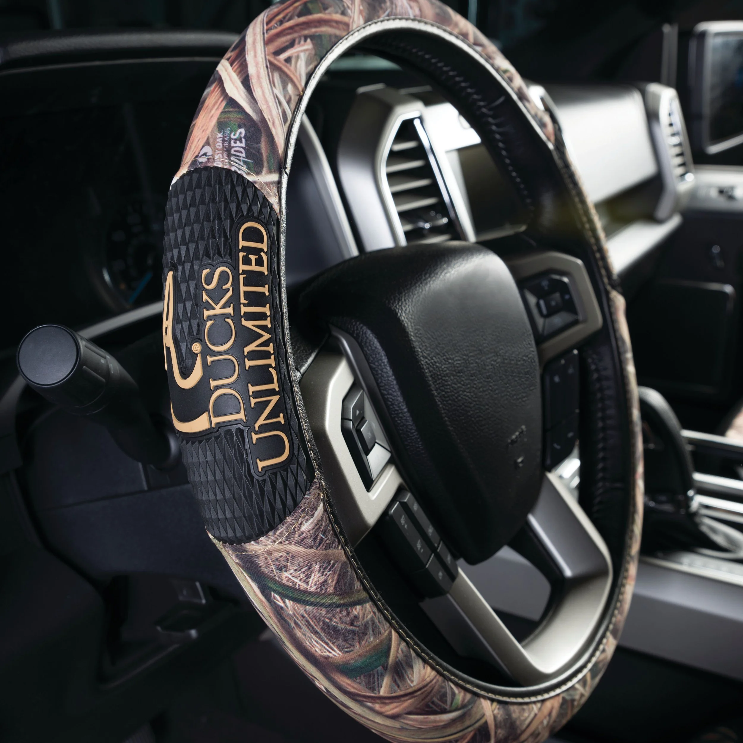 Ducks Unlimited steering wheel cover