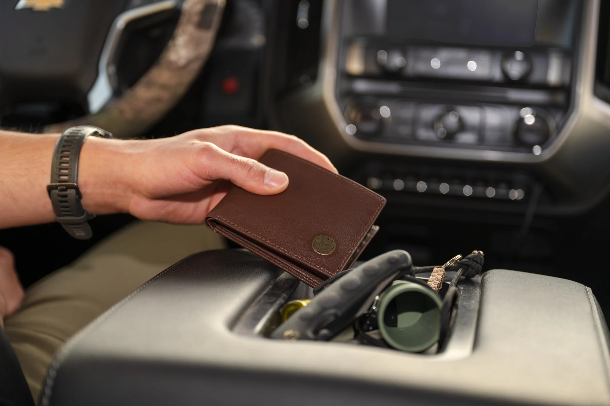 b0000154-201_brn_wallet_slug-bifold_brn_s27_59_03-2026-five-mile-utah_LFSTL.jpg