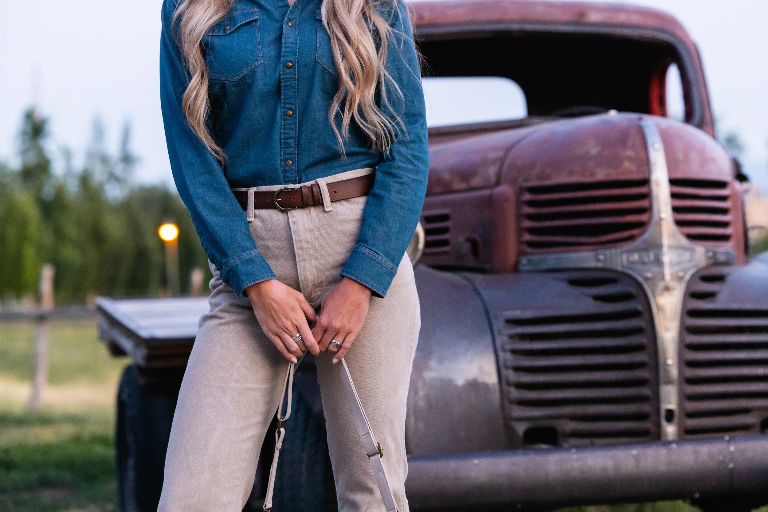 a0006309-201_brn_belts_women_leather-patina_brown_798A3557_06-2025-Wheeler-Farm_LFSTL.jpg