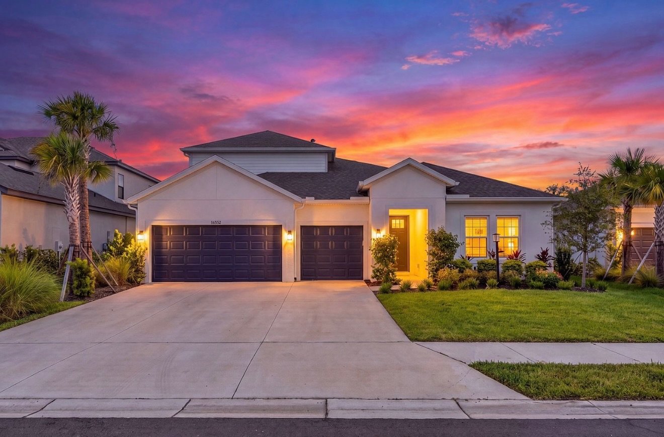 🔥 NEW PRICE &mdash; $899,000 🔥

Welcome to 16552 Star Grass Circle, a stunning lakefront home in Lakewood Ranch offering the space, upgrades, and lifestyle today&rsquo;s buyers are looking for!

This nearly new Taylor Morrison home features:

🏡 5 