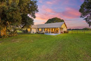 Country Living with Character in Zolfo Springs