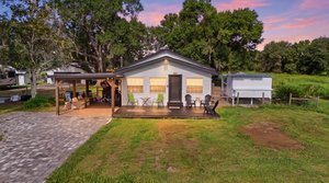 Country Living on 4 Acres in Arcadia