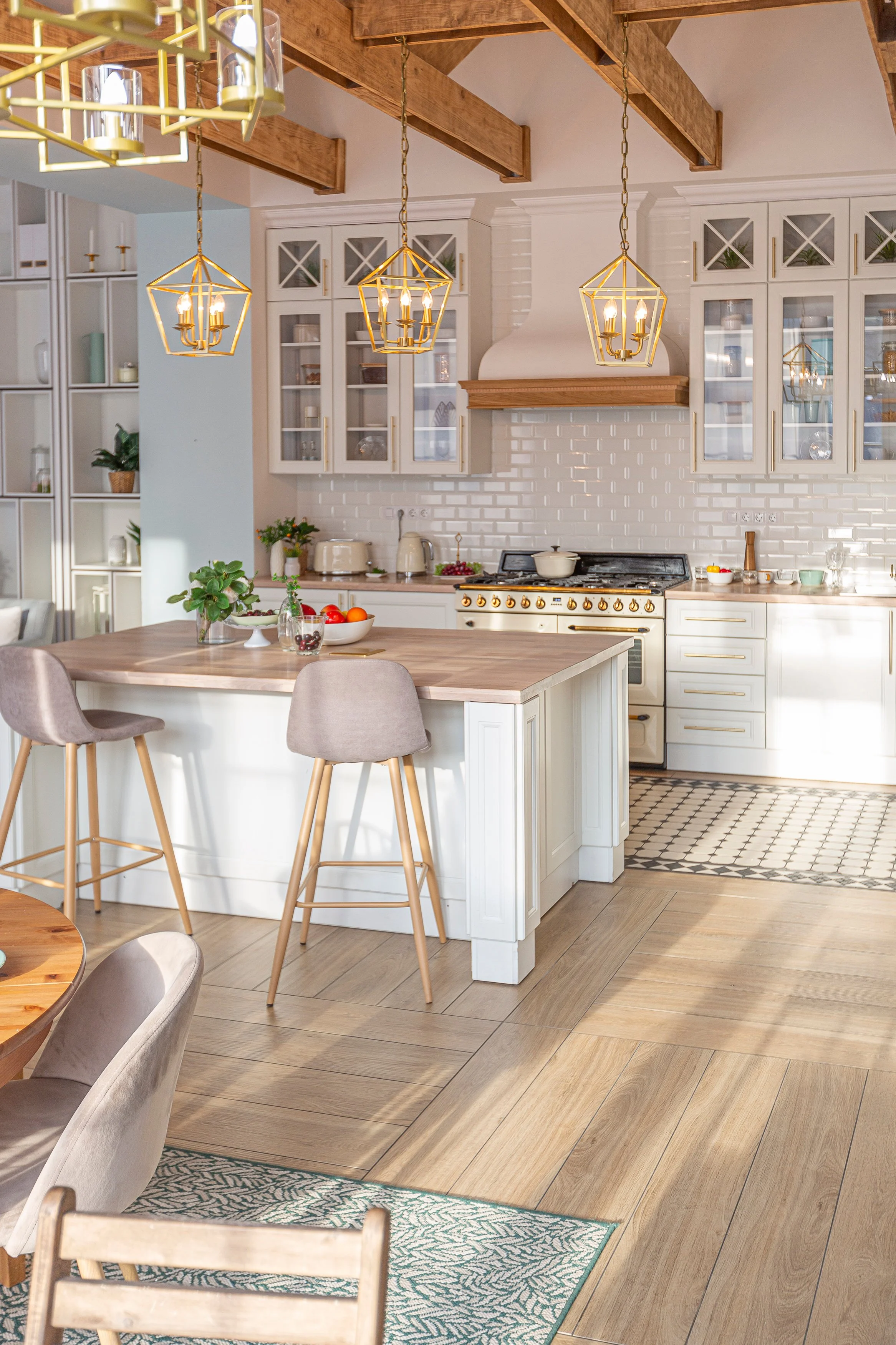 Custom kitchen design and remodel in The Woodlands Texas with open layout and modern finishes.