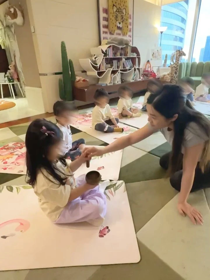 🐣 Easter Kids&rsquo; Yoga &amp; Mindfulness Classes Recap at @bimboconcept_playroom @bimboconcept 🧘🏻&zwj;♀️

So many sweet familiar faces this time 💕
The moment I walked in, a few of my returning little ones came running to hug me. It honestly ma