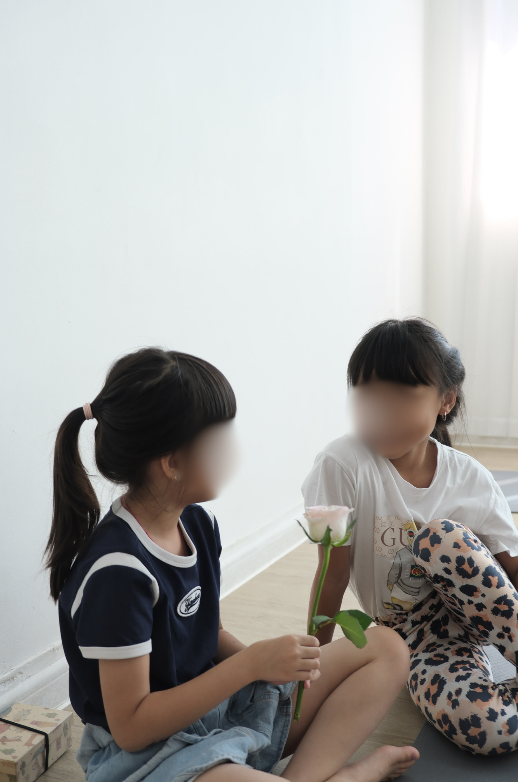 小朋友進行情緒覺察與反思活動，學習認識自己的感受，香港親子情緒教育課程