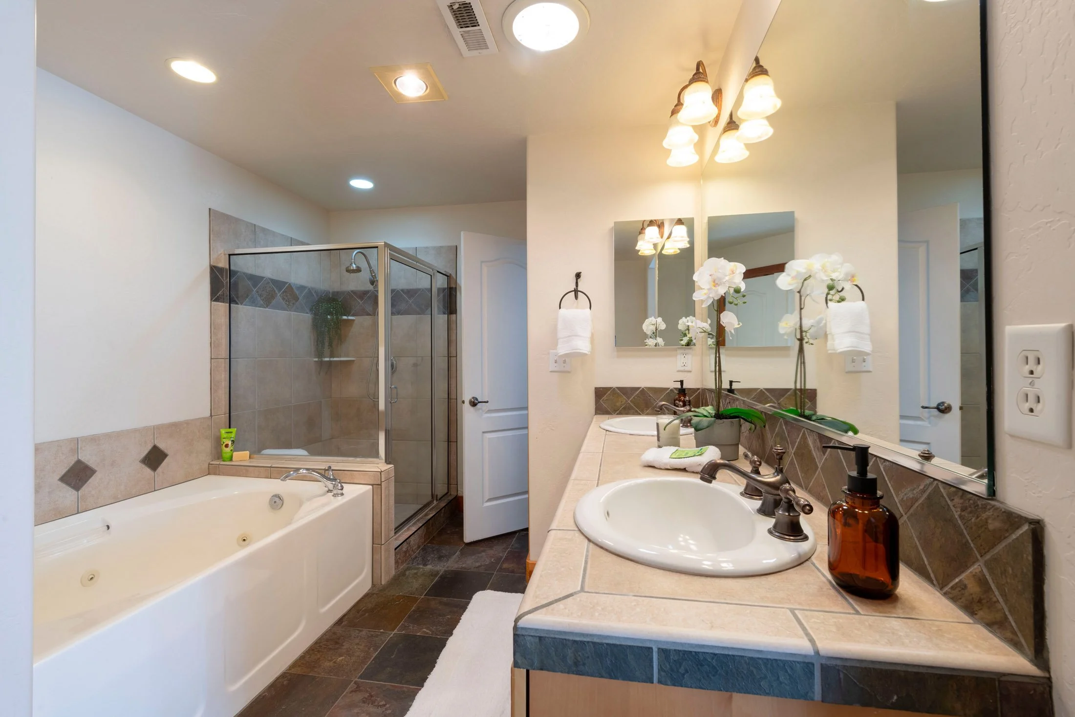 18 5221 Cove Canyon Dr Park City-print-026-010-DSC 8019-4200x2800-300dpi.jpg