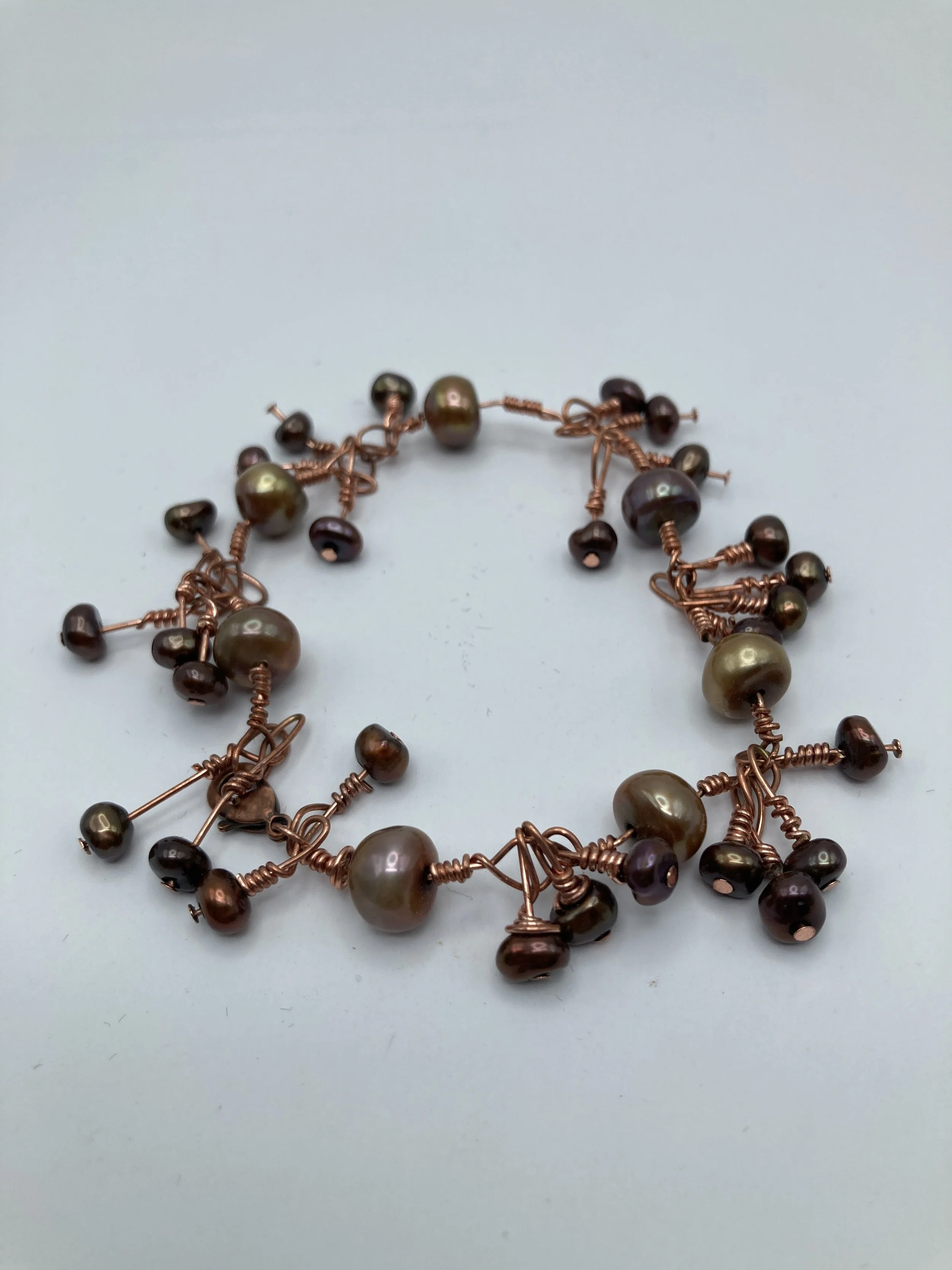 bracelet pearls w dangles on twist