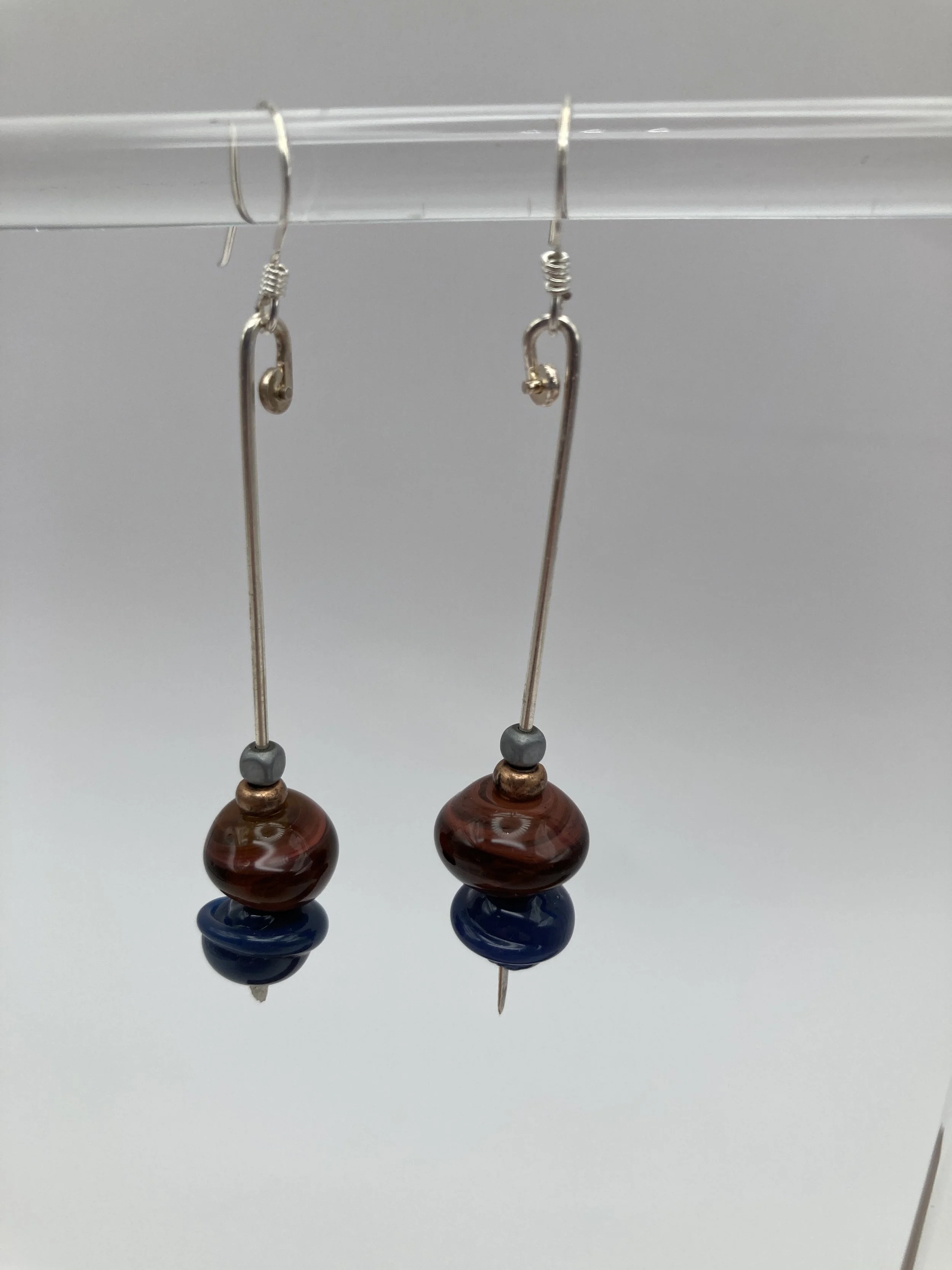 2 glass beads on silver wire