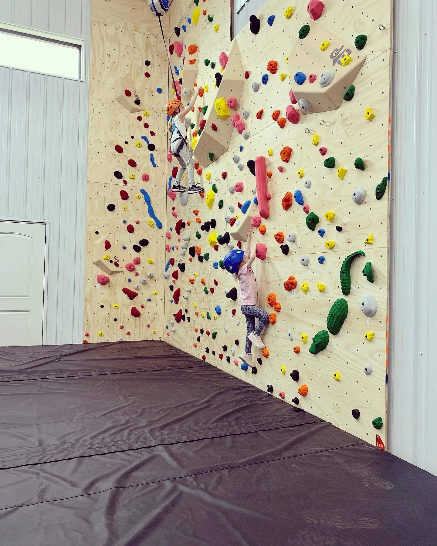 This setup should be awarded for &ldquo;The Most Unique Thus Far&rdquo;! The mountains &amp; sea have never been so close! 🤣

This home setup was constructed by @andrewwandersalot &amp; we were able to supply the padding for this job!