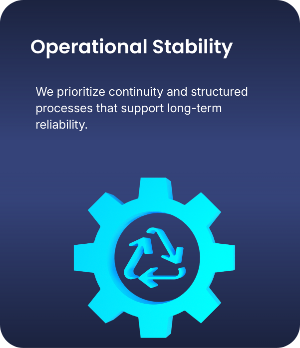 Graphic showing a gear with a recycling symbol inside, representing operational stability and long-term reliability.