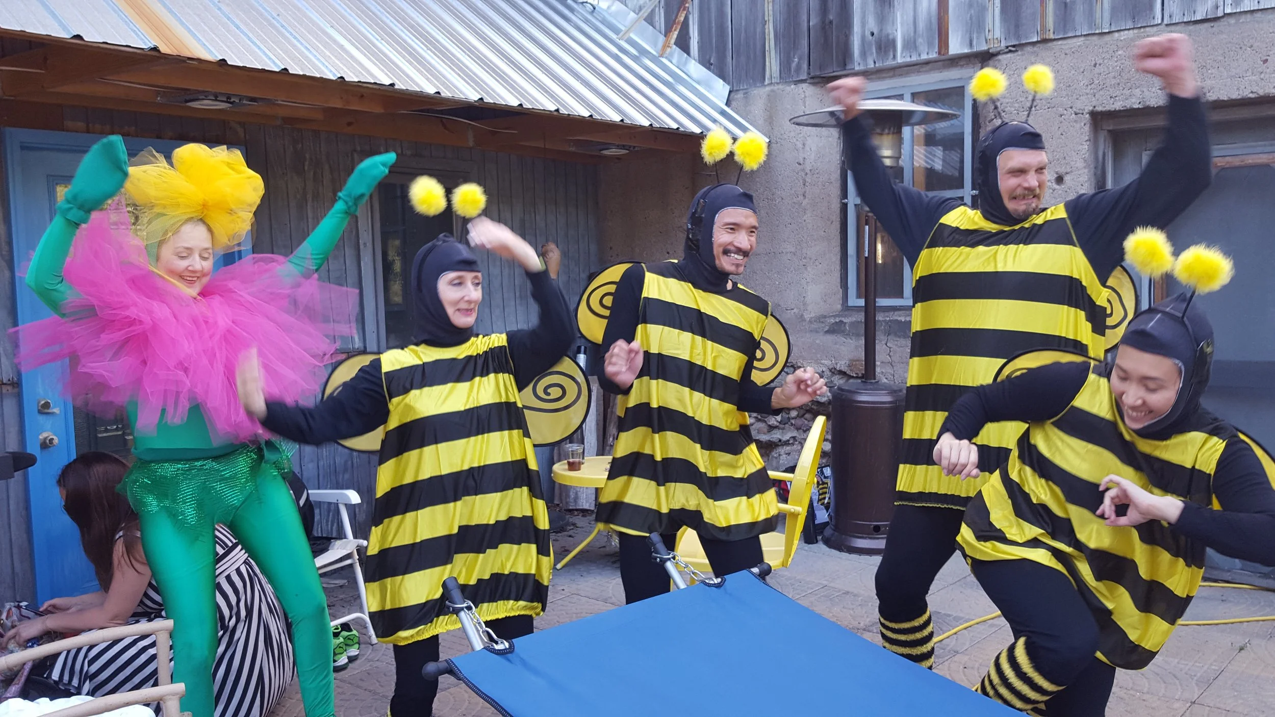 dancing-bee2.jpg