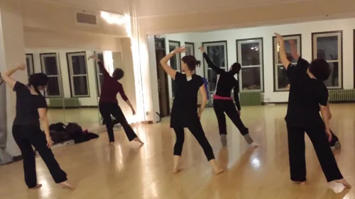 Intermediate Modern Dance class