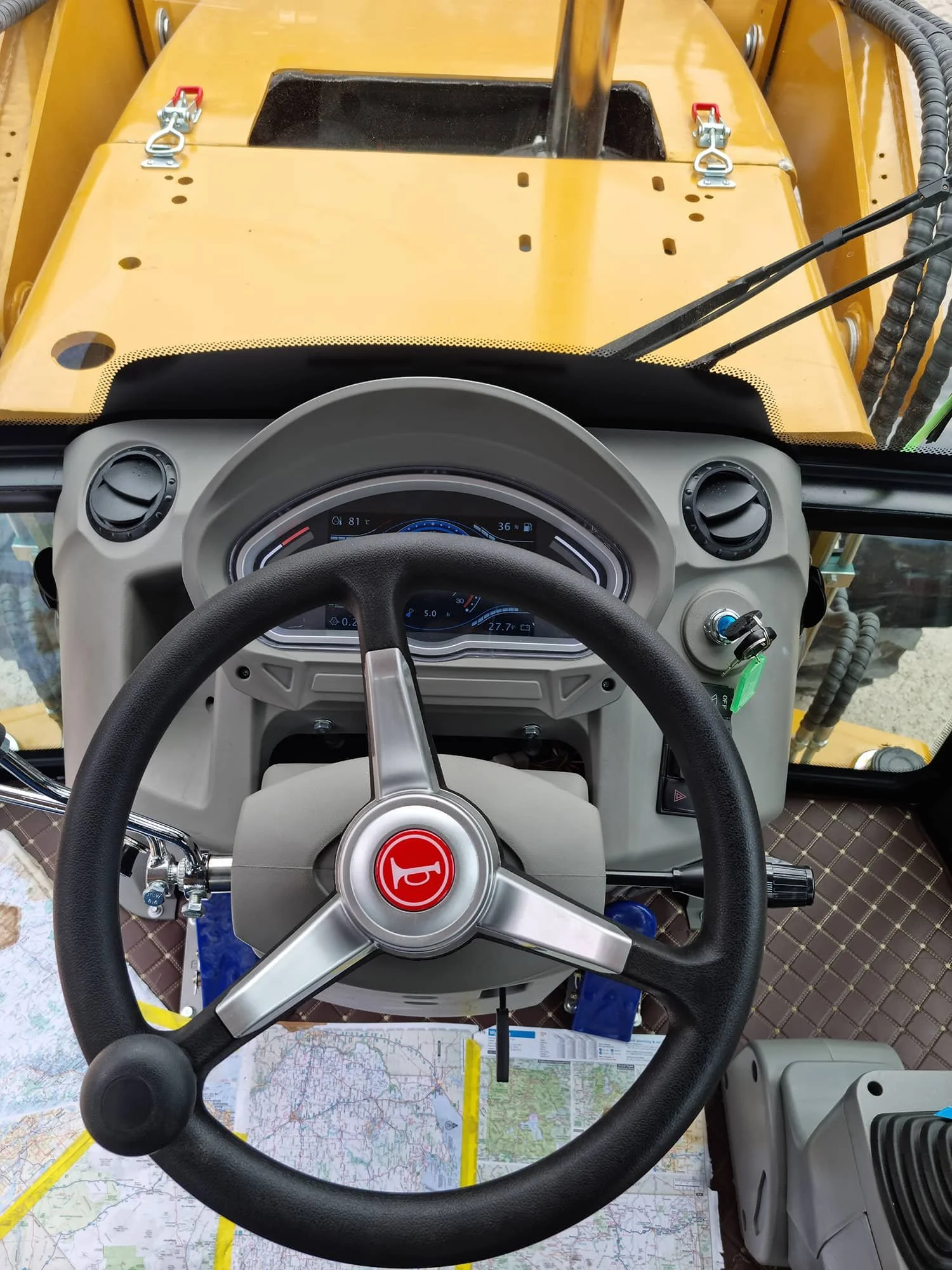 Maquinaria de Venta — Camiones y Cabezales Disponibles en El Salvador 7.jpg