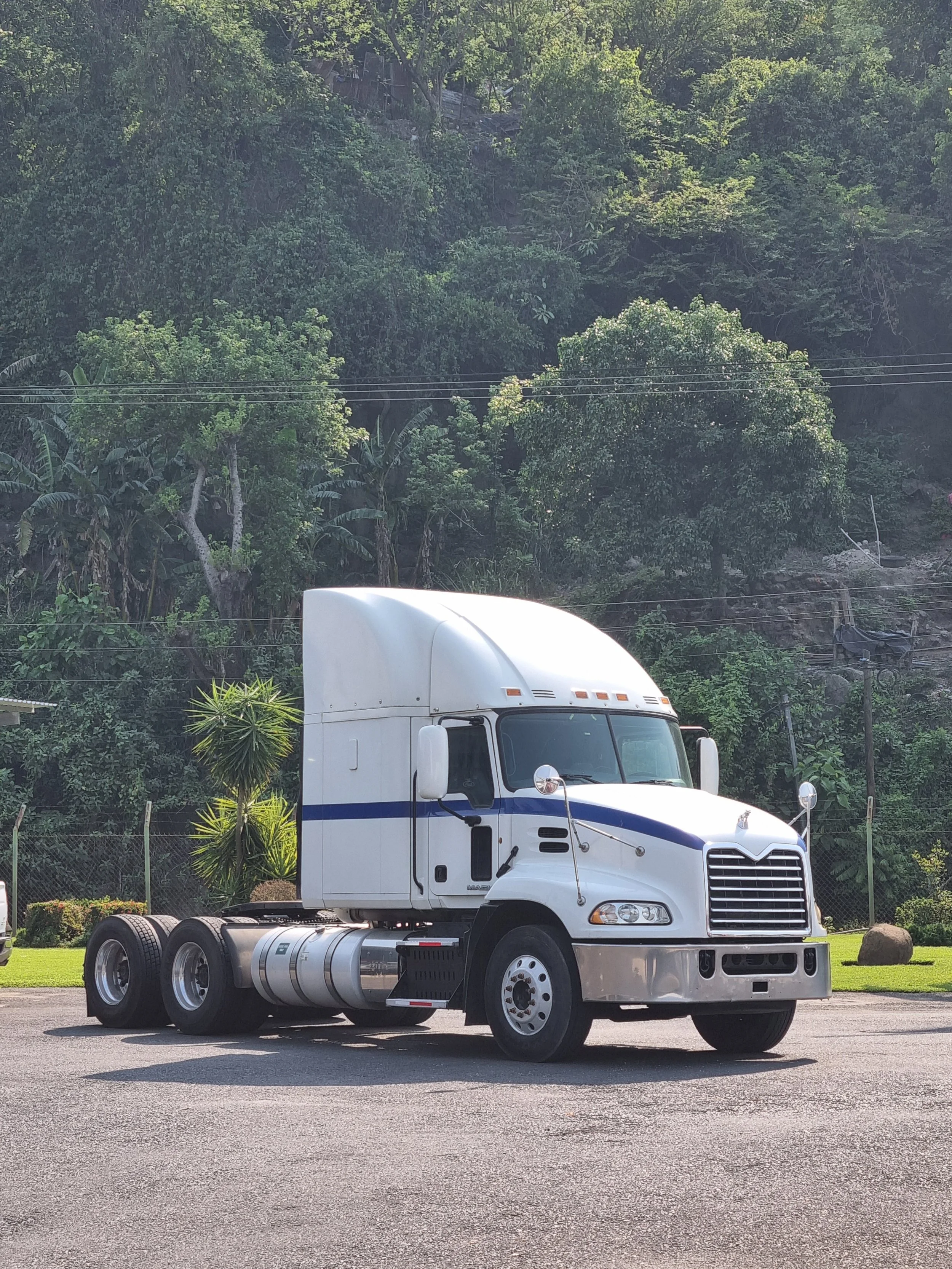 Cabezal mack El Salvador