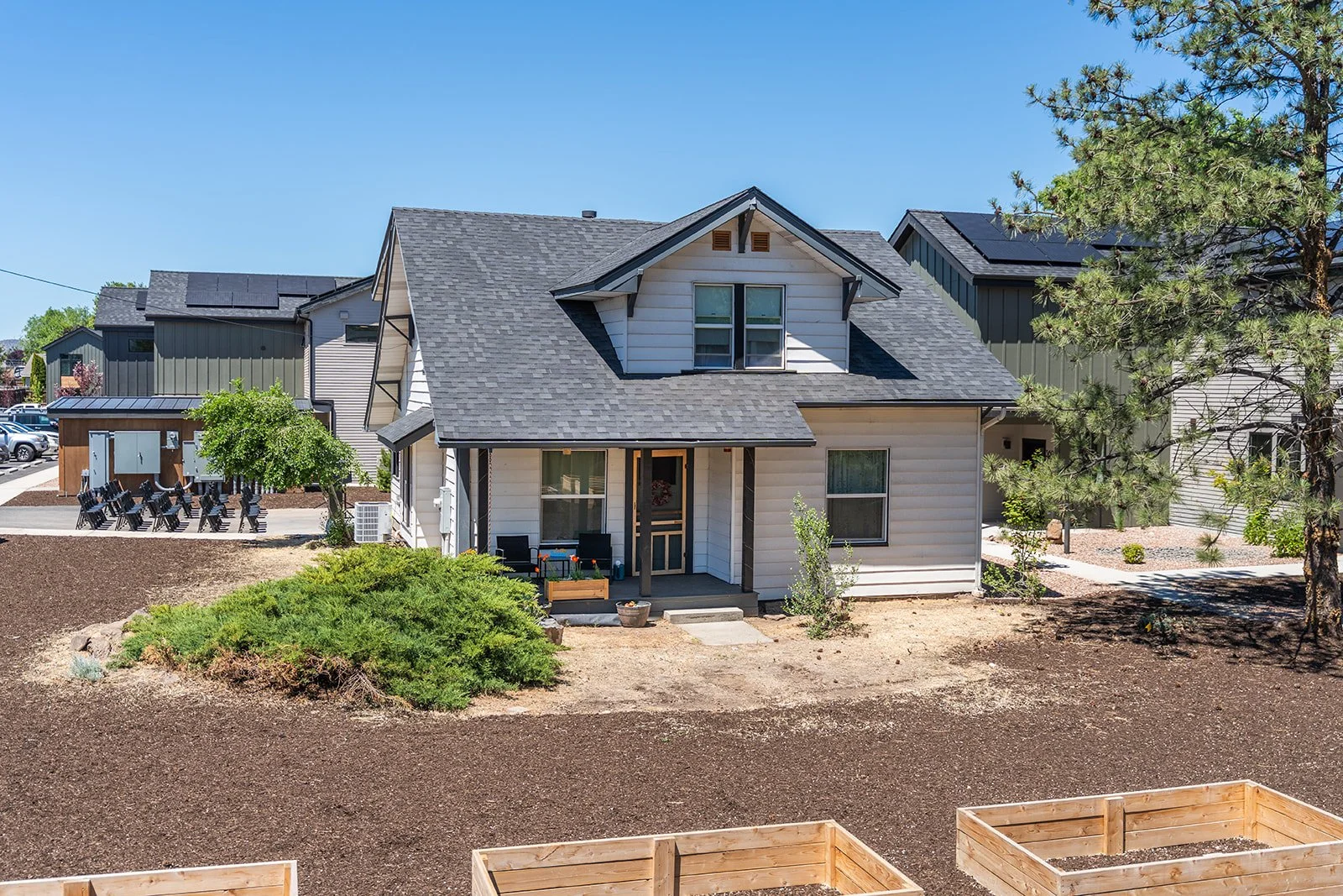 4BD 2BA Farmhouse at 19th