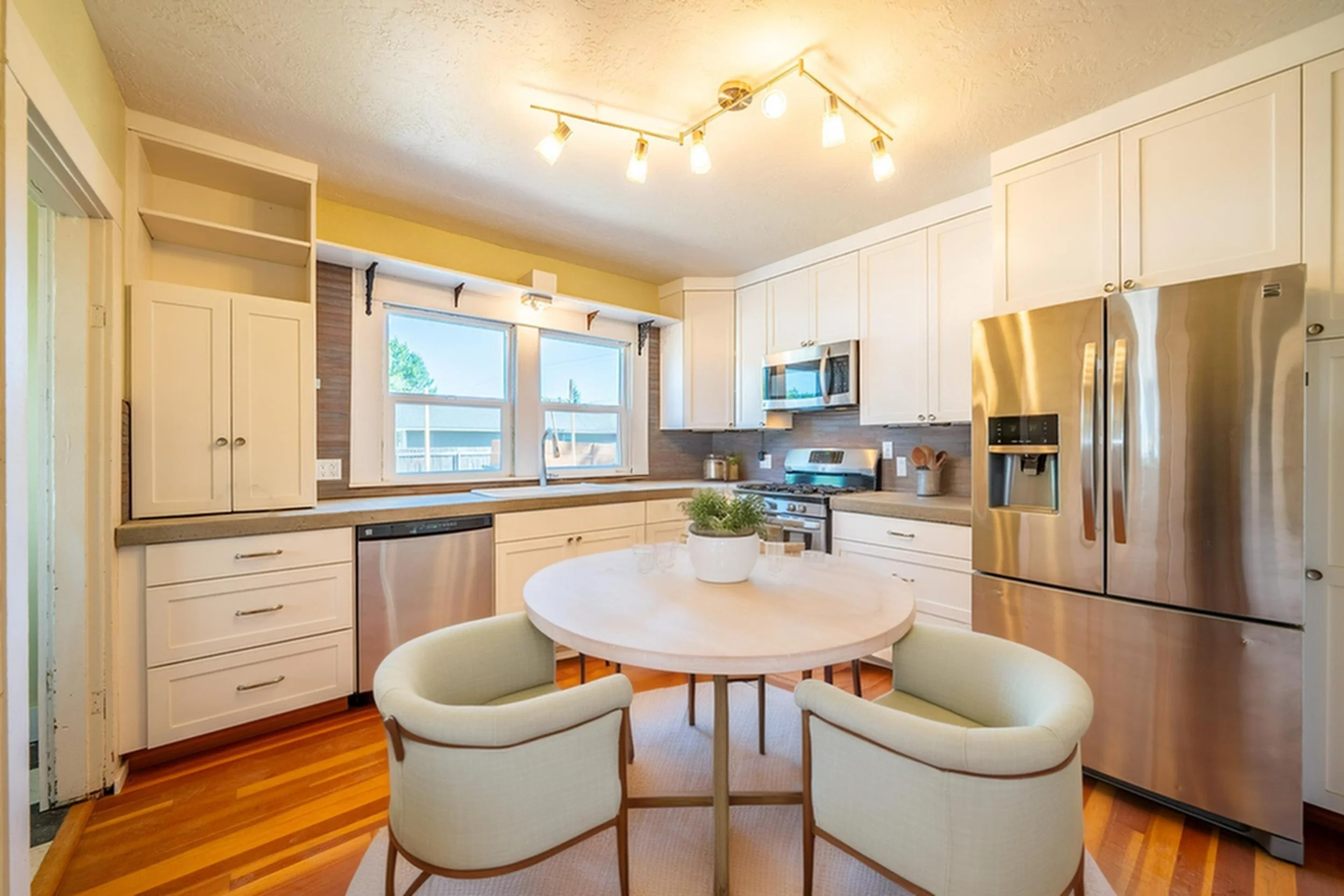 Kitchen Virtual Staging 1.jpeg