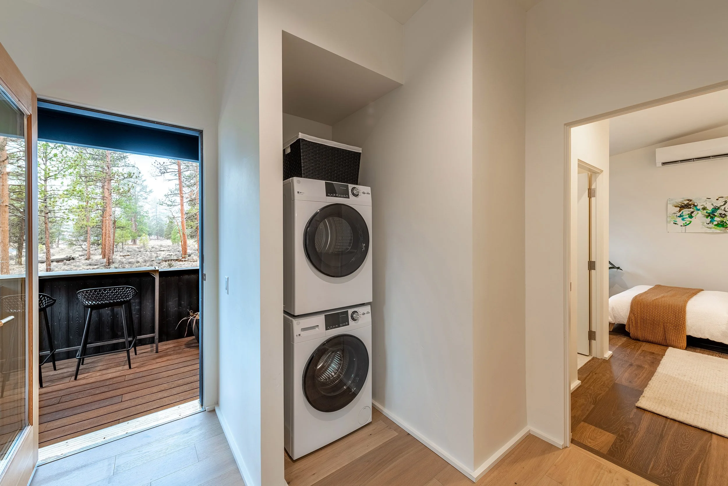 BUILD-LLC-SW-Cottage-Int-Elder-Laundry-01-AvL.jpg